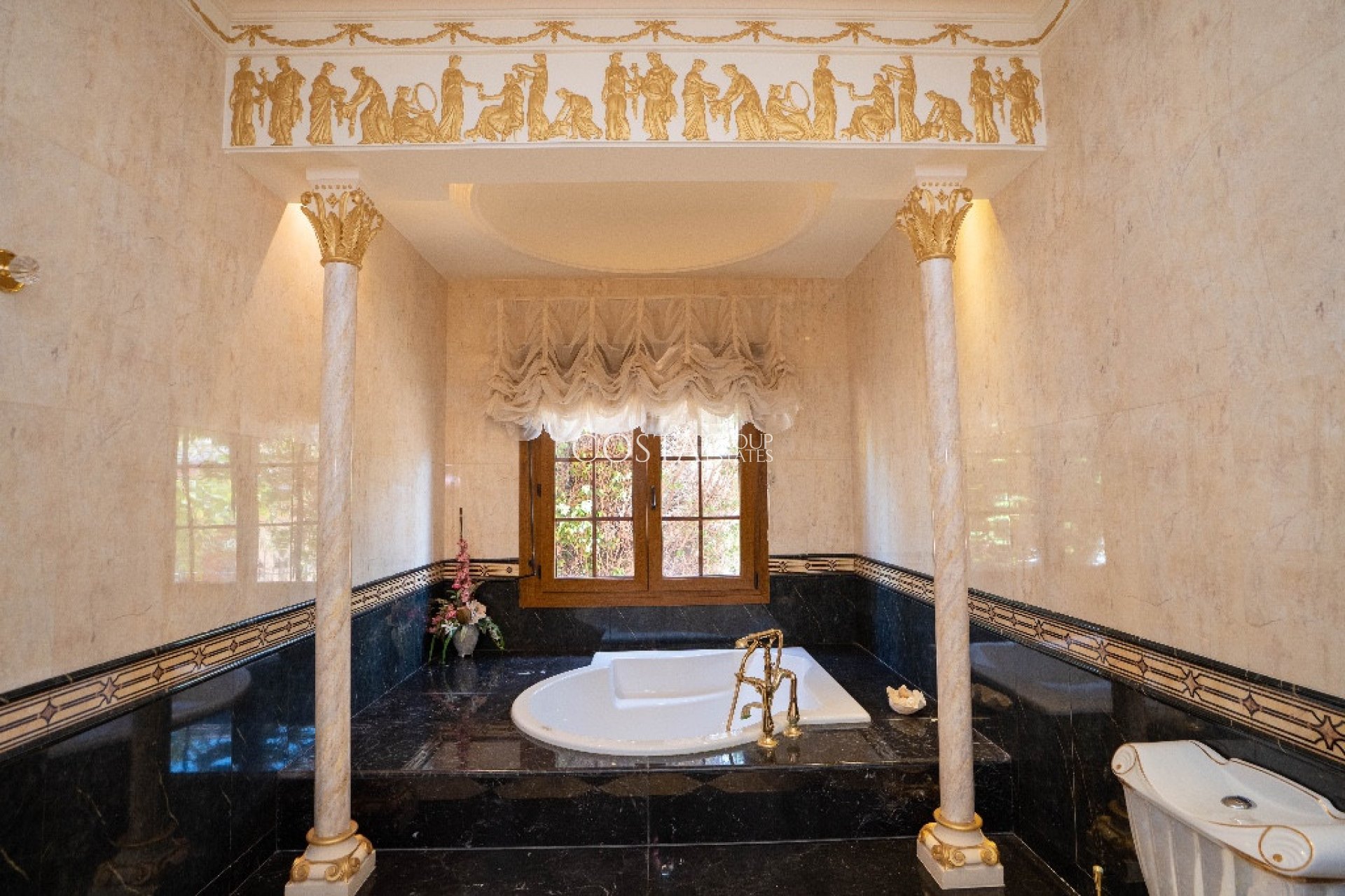 Odsprzedaż - Willa -
Orihuela Costa - Campoamor