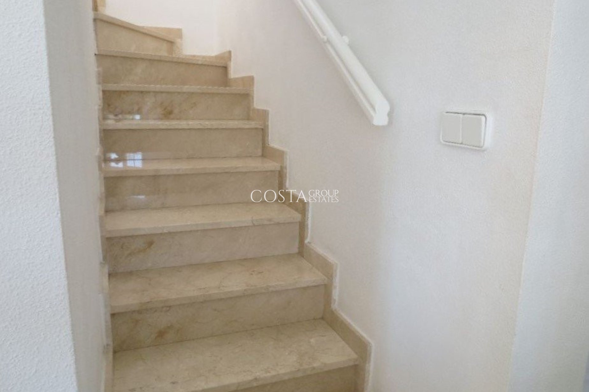 Odsprzedaż - Willa -
Orihuela Costa - El Galan