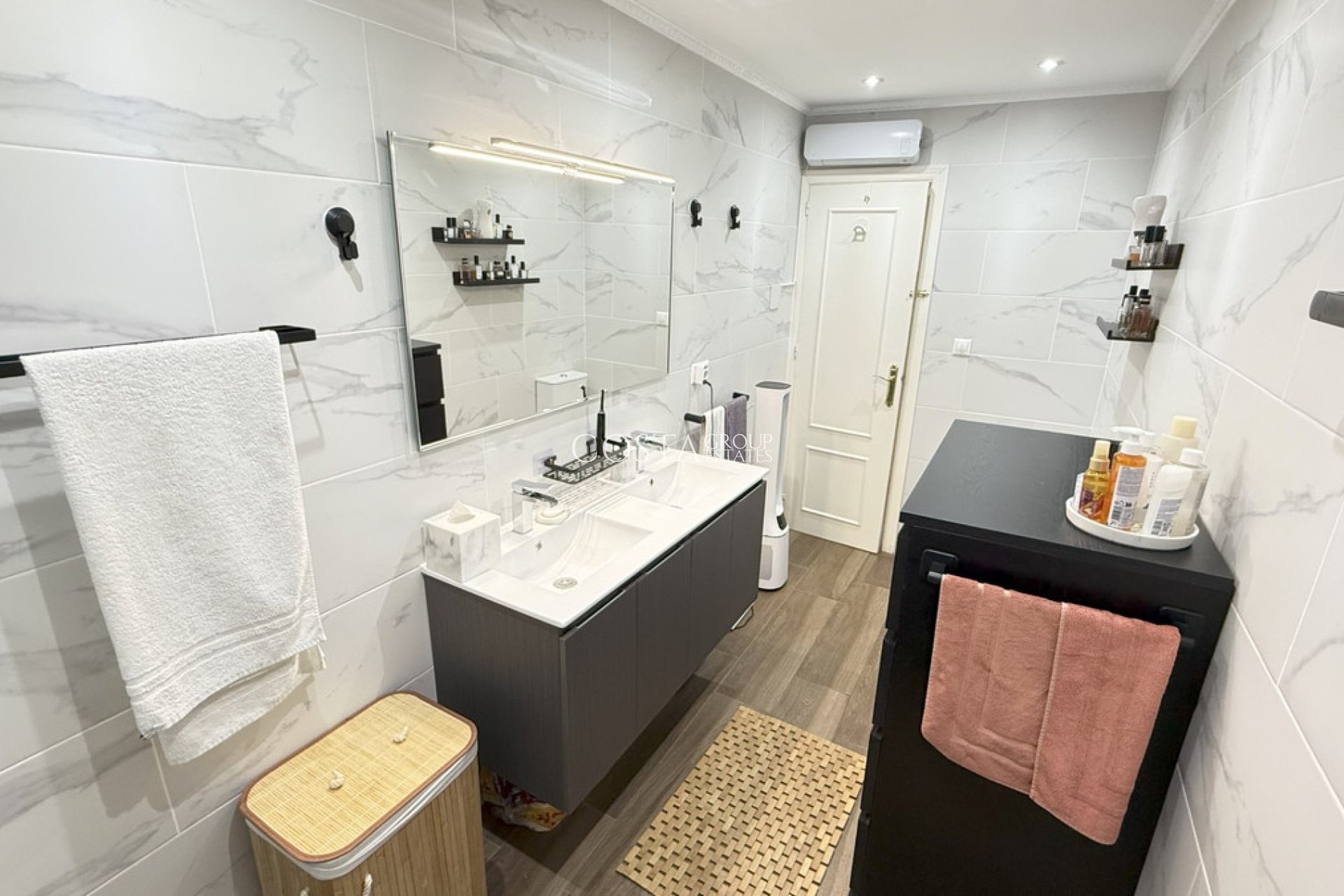 Odsprzedaż - Willa -
Orihuela Costa - La Zenia