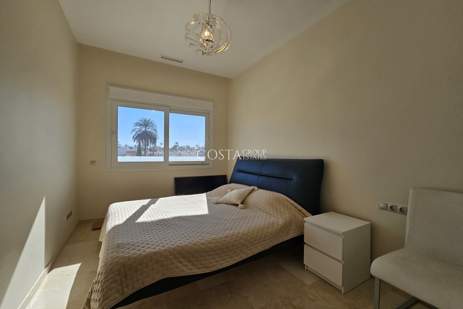 Odsprzedaż - Willa -
Orihuela Costa - La Zenia