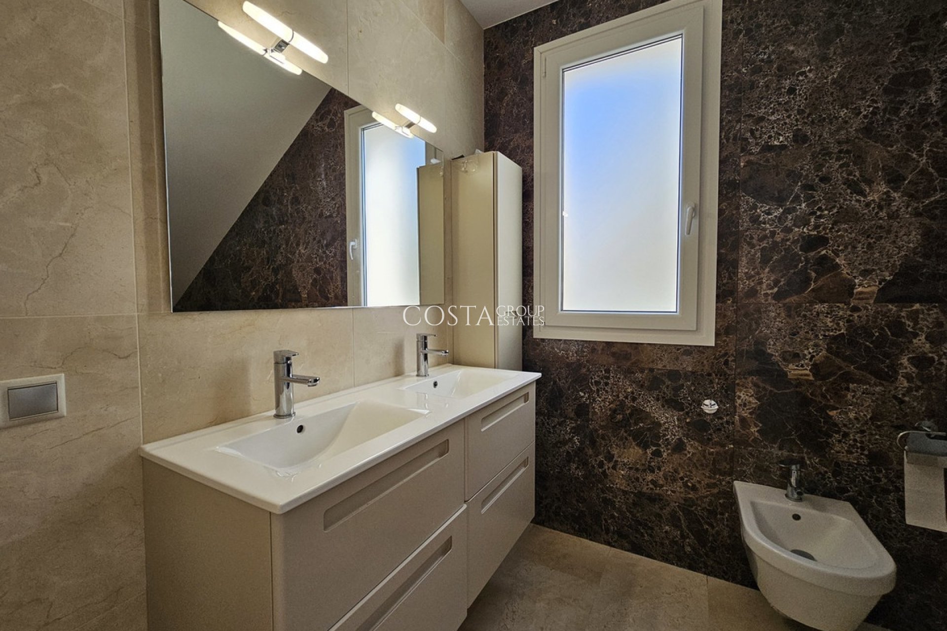 Odsprzedaż - Willa -
Orihuela Costa - La Zenia