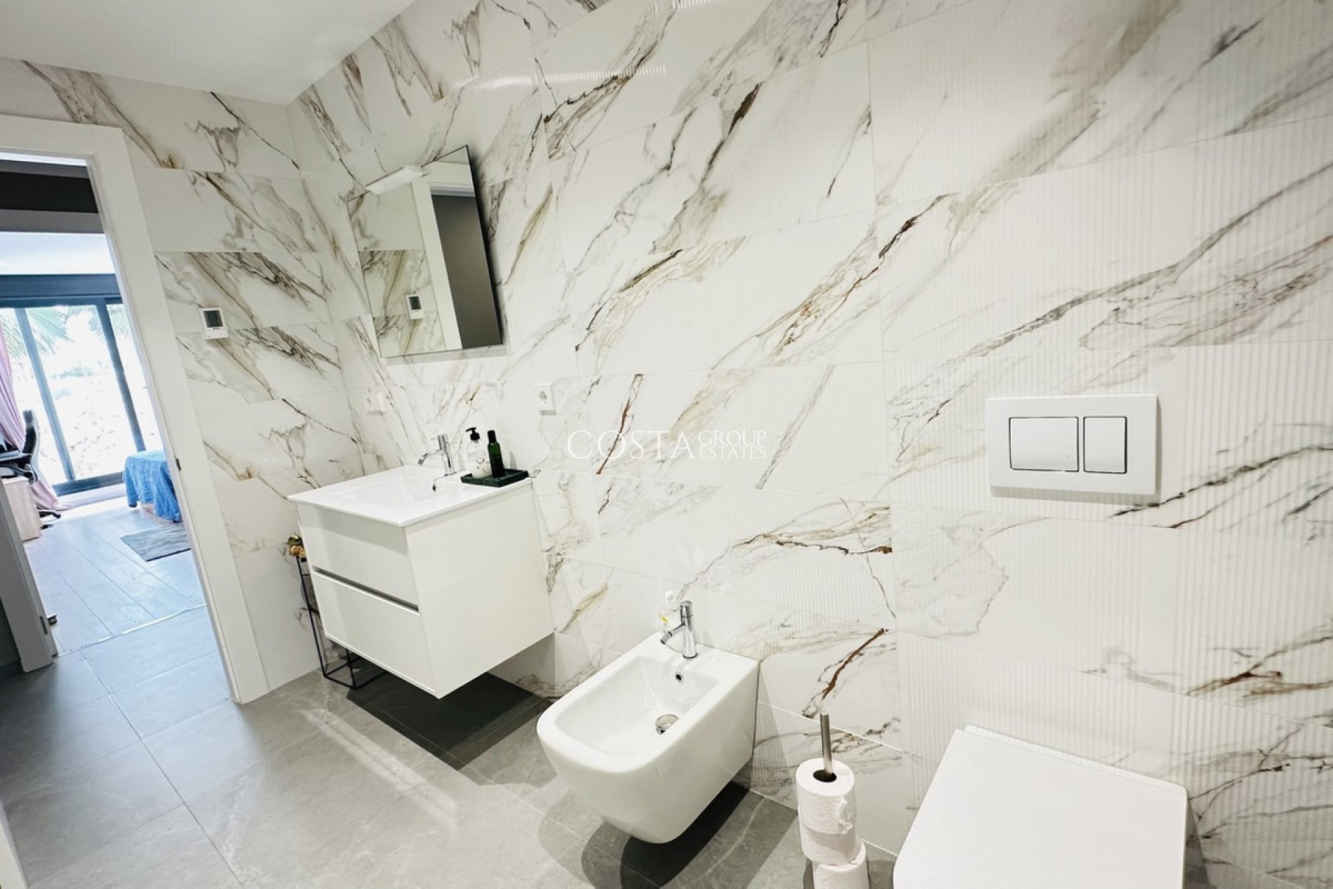 Odsprzedaż - Willa -
Orihuela Costa - Las Colinas Golf