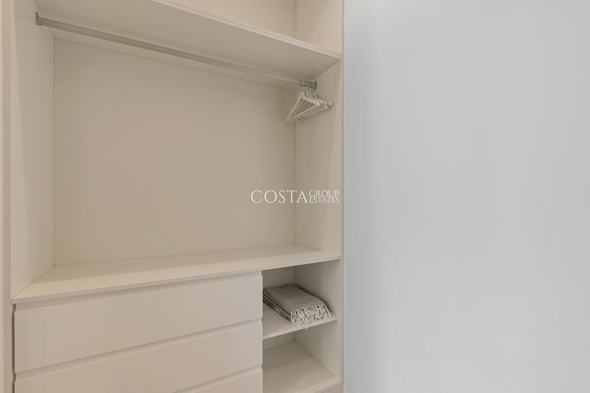 Odsprzedaż - Willa -
Orihuela Costa - Las Colinas Golf