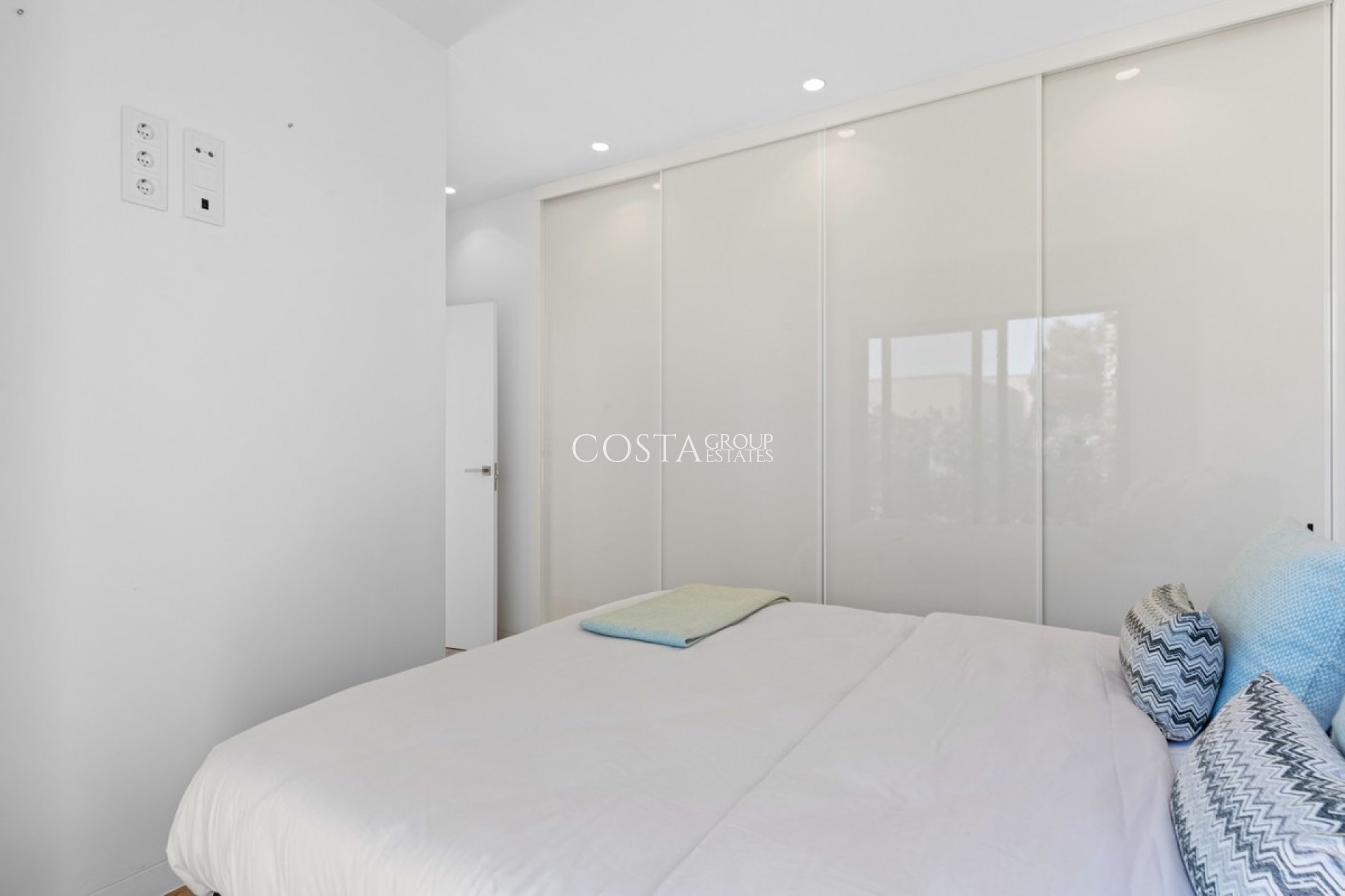 Odsprzedaż - Willa -
Orihuela Costa - Las Colinas Golf