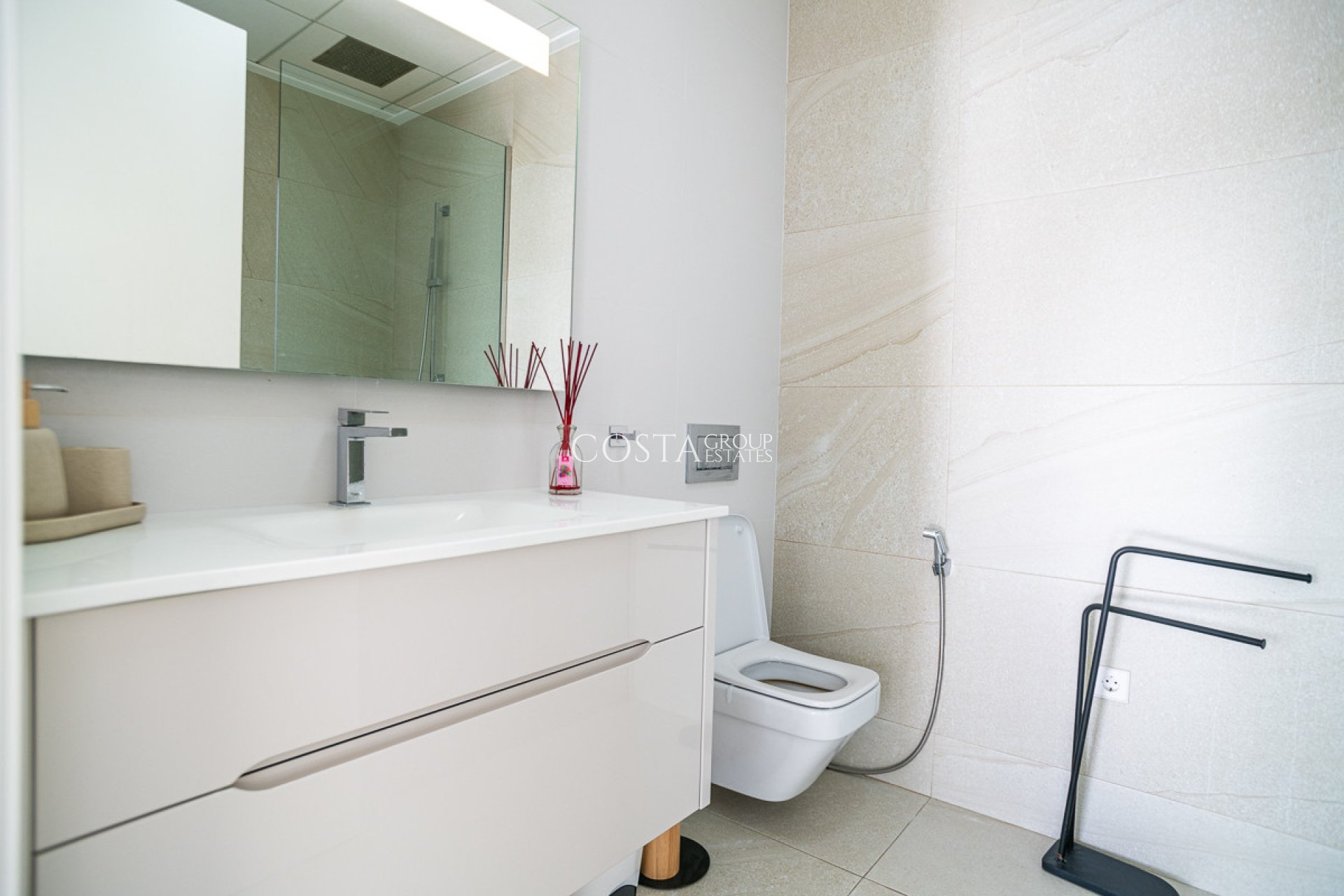 Odsprzedaż - Willa -
Orihuela Costa - Las Colinas Golf