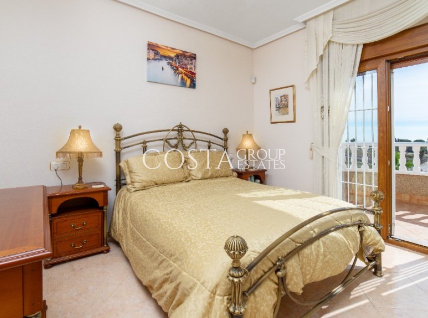 Odsprzedaż - Willa -
Orihuela Costa - Los Altos