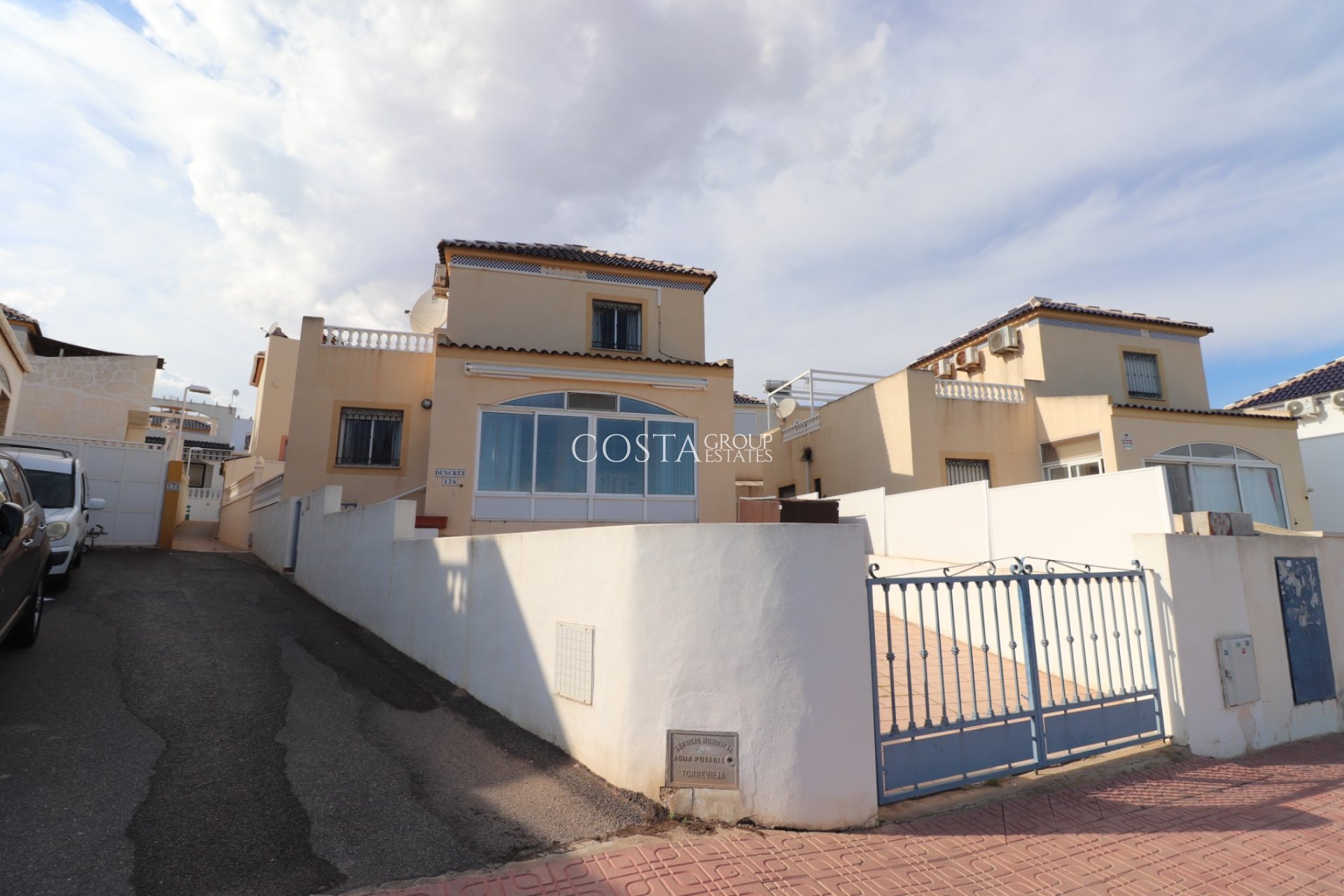 Odsprzedaż - Willa -
Orihuela Costa - Los Balcones
