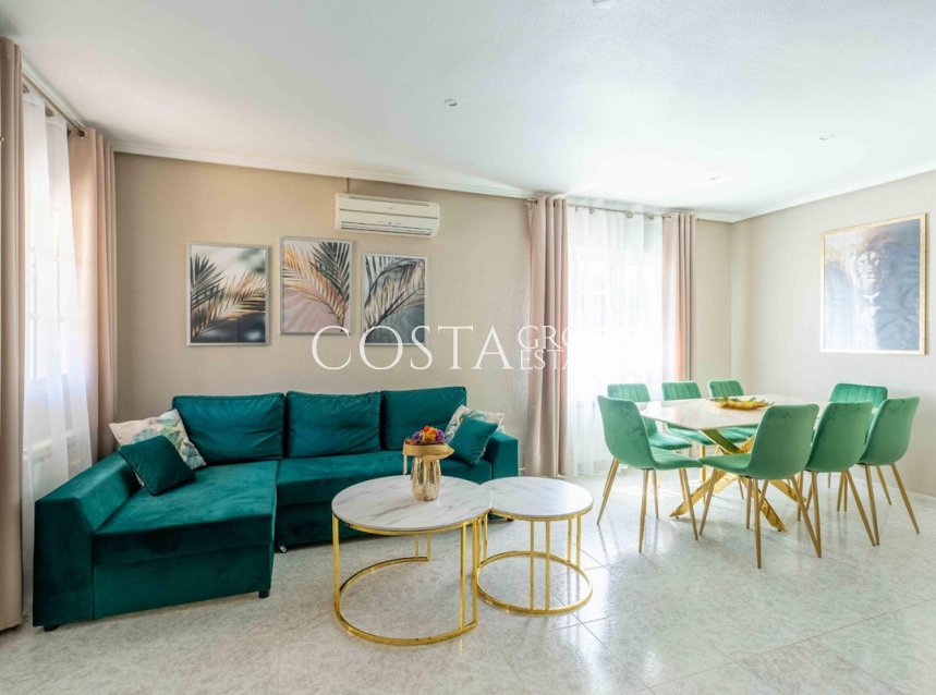 Odsprzedaż - Willa -
Orihuela Costa - Punta Prima