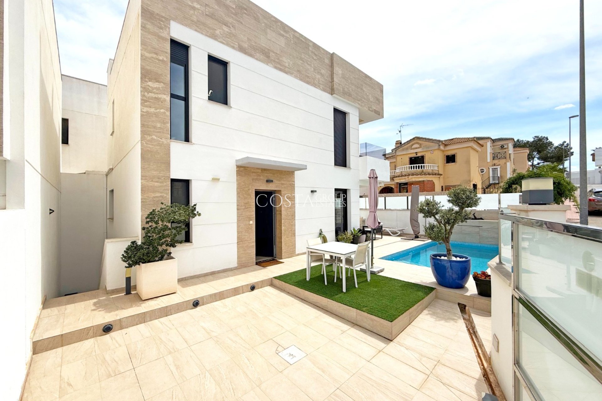 Odsprzedaż - Willa -
Orihuela Costa - Villamartín