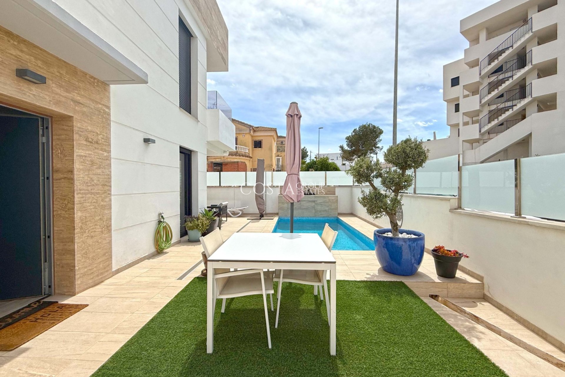 Odsprzedaż - Willa -
Orihuela Costa - Villamartín