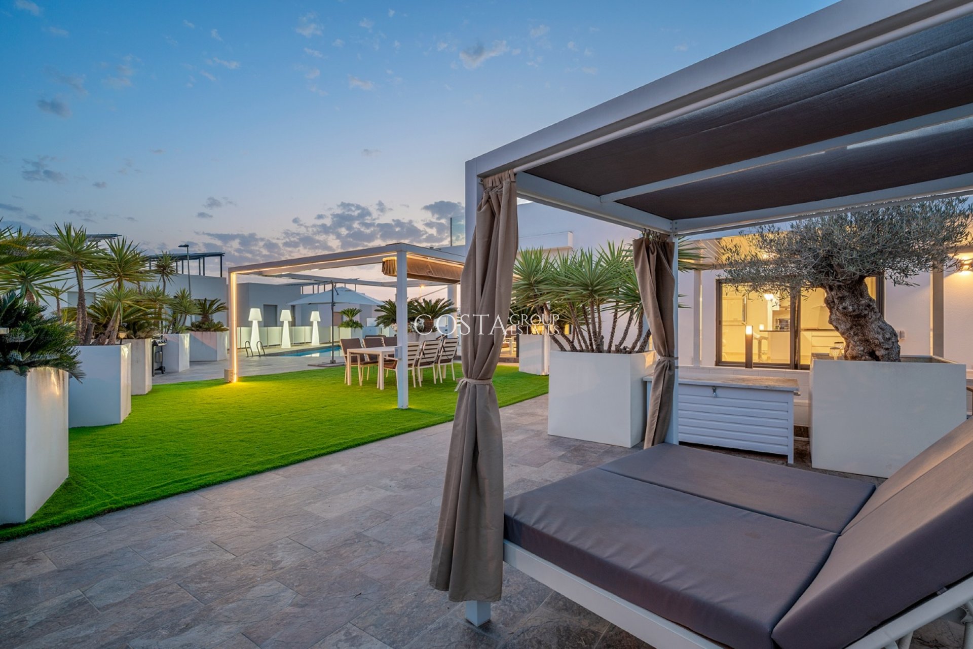 Odsprzedaż - Willa -
Orihuela Costa - Villamartín
