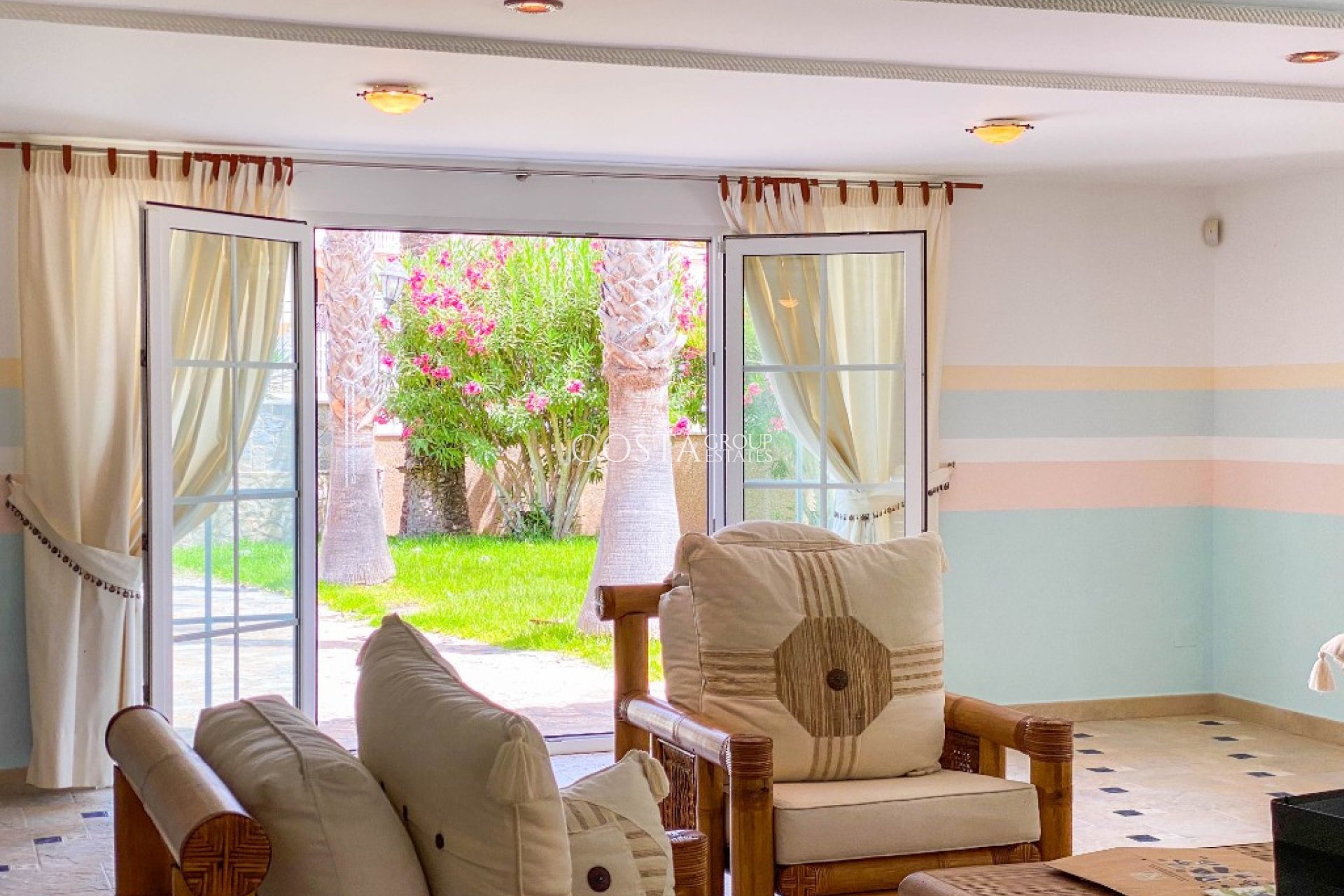 Odsprzedaż - Willa -
Orihuela Costa - Villamartin