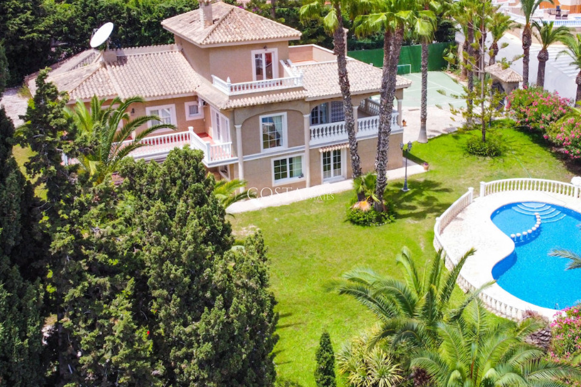 Odsprzedaż - Willa -
Orihuela Costa - Villamartin