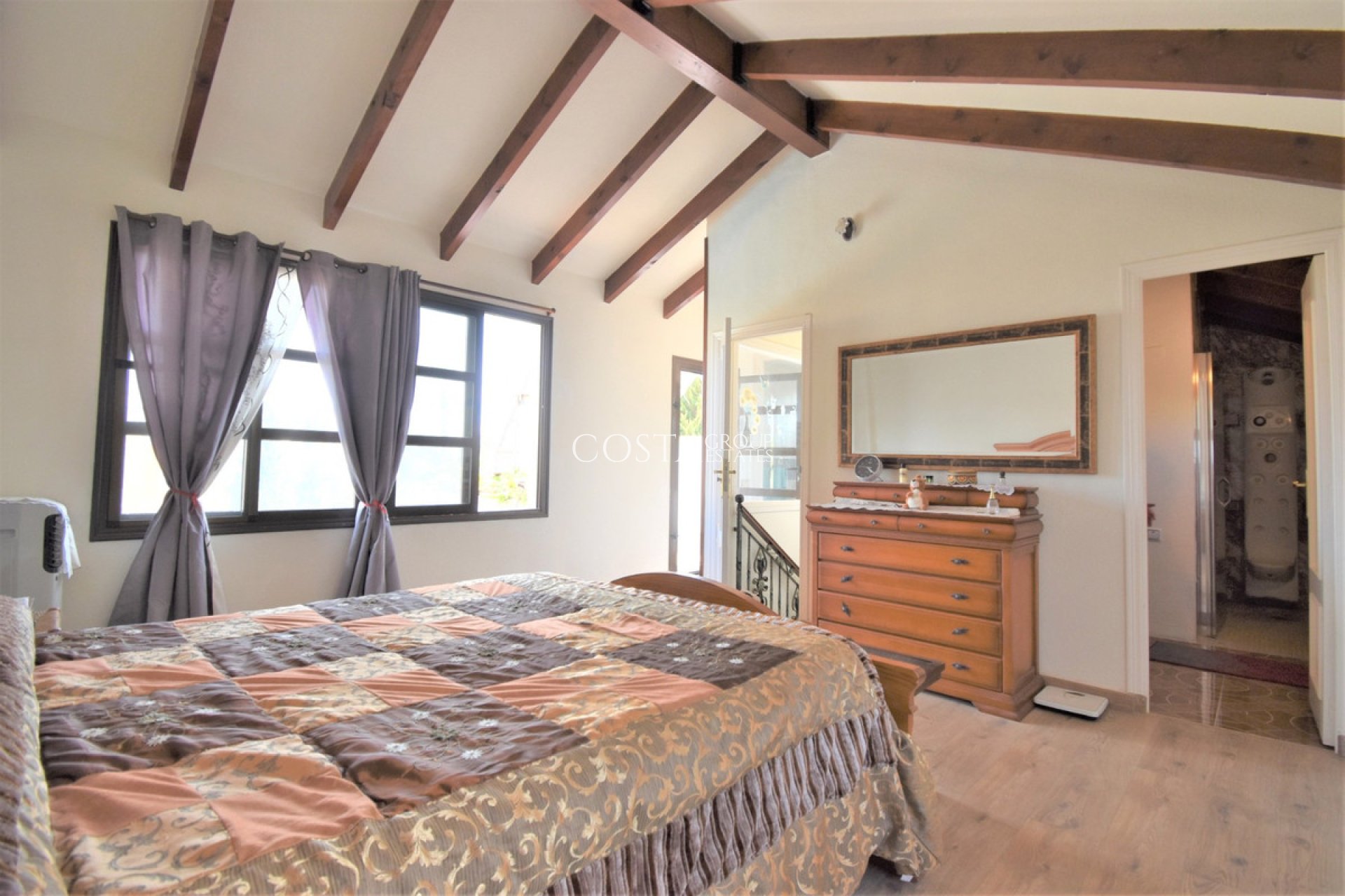 Odsprzedaż - Willa -
Orihuela Costa - Villamartin