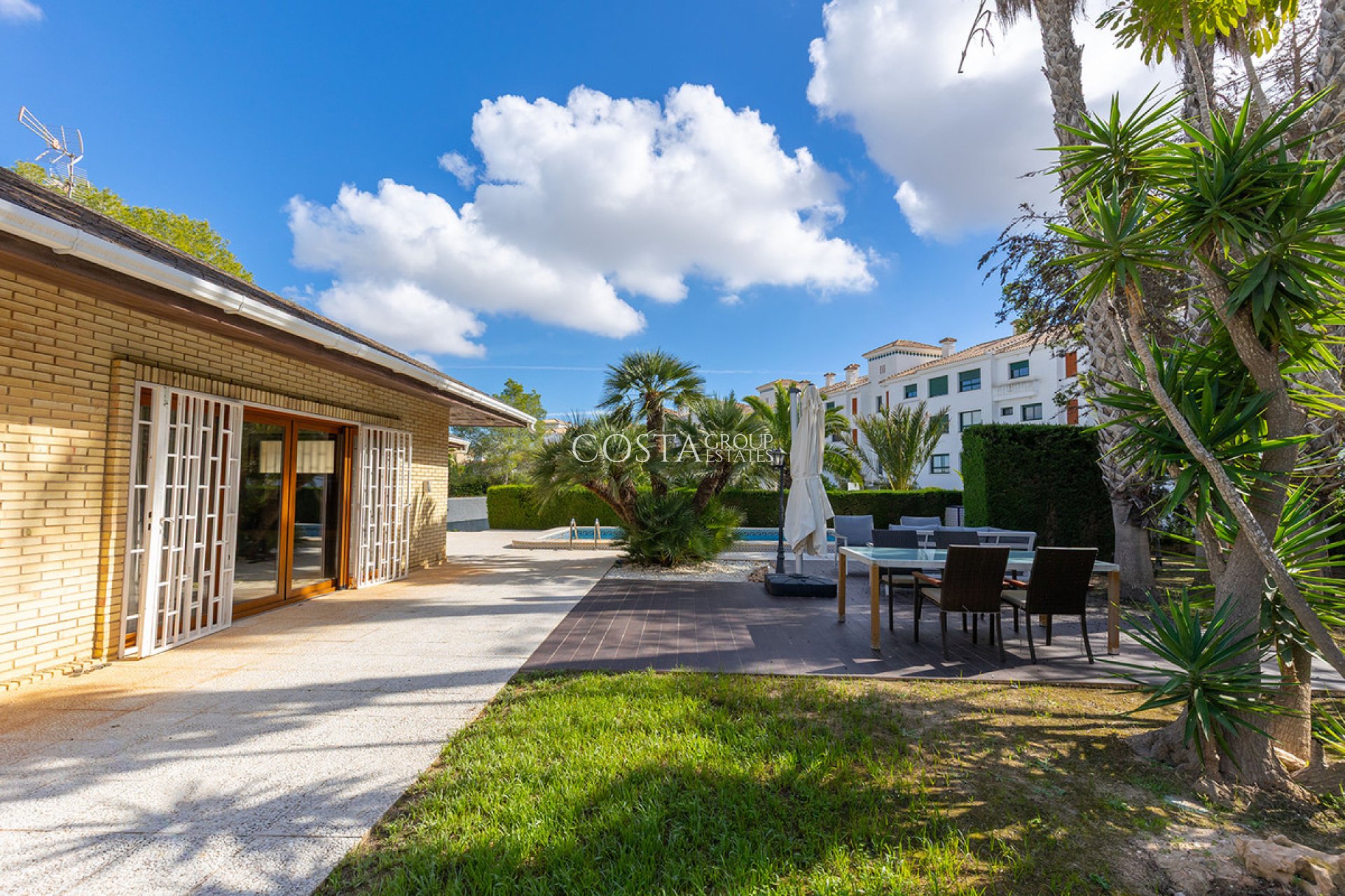 Odsprzedaż - Willa -
Orihuela Costa