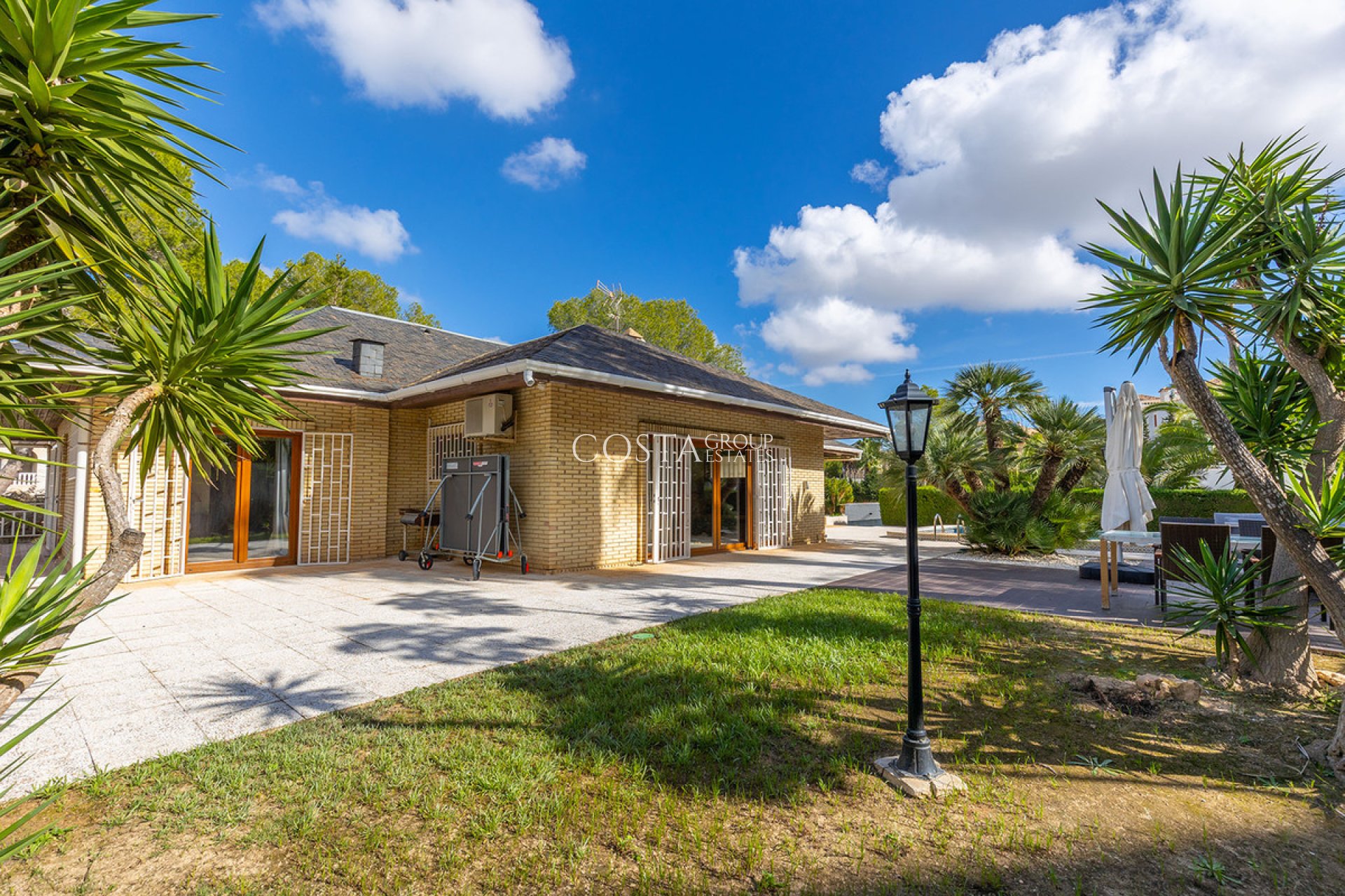 Odsprzedaż - Willa -
Orihuela Costa