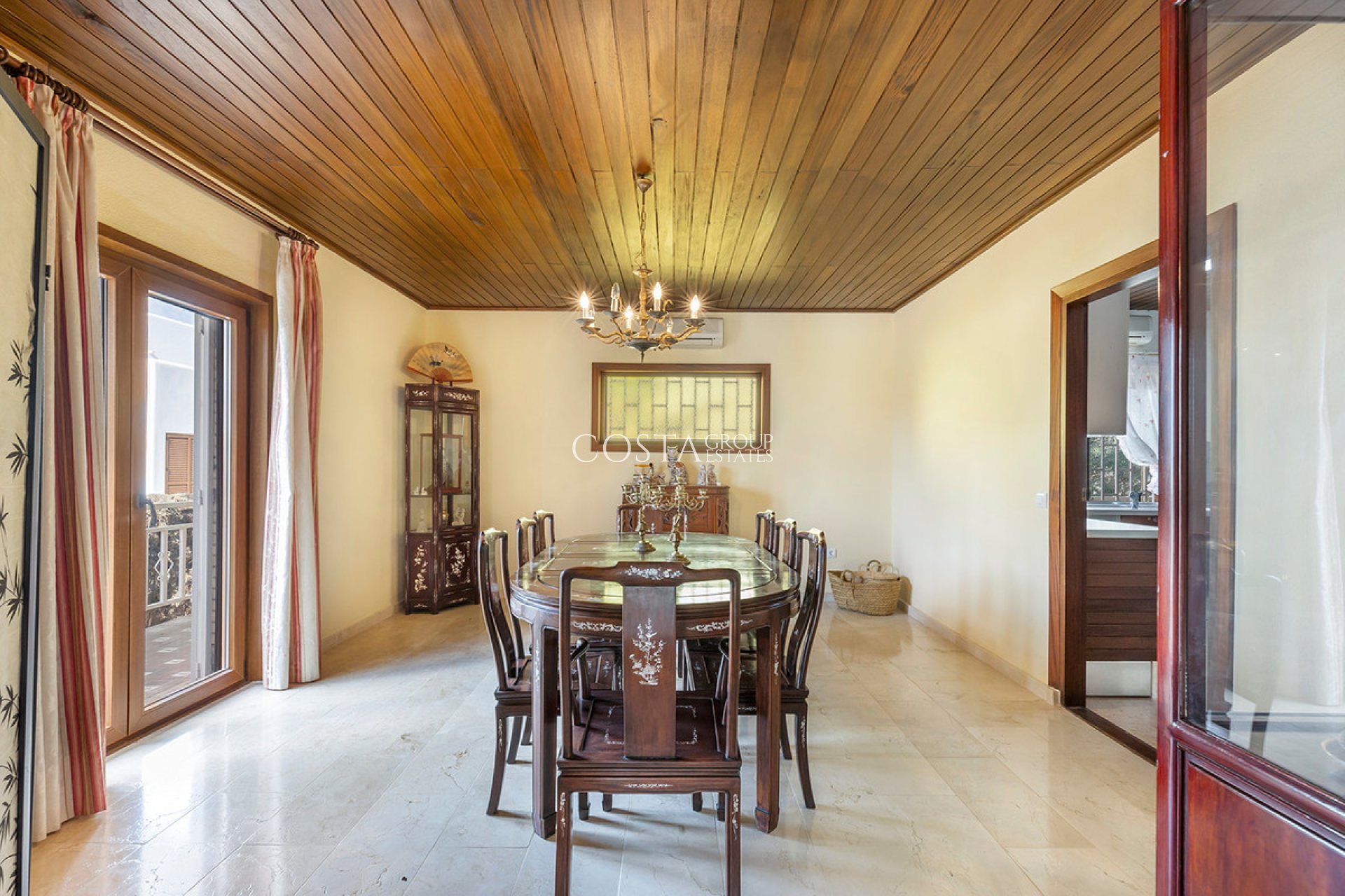 Odsprzedaż - Willa -
Orihuela Costa