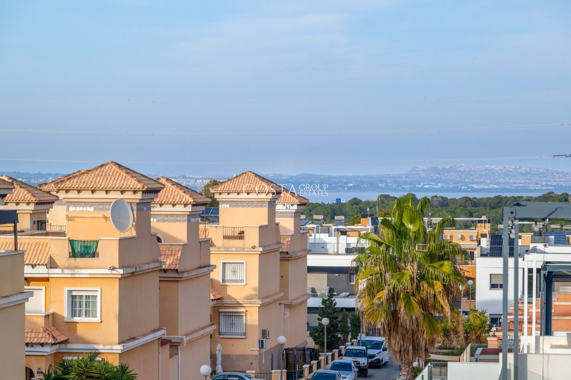 Odsprzedaż - Willa -
Orihuela Costa