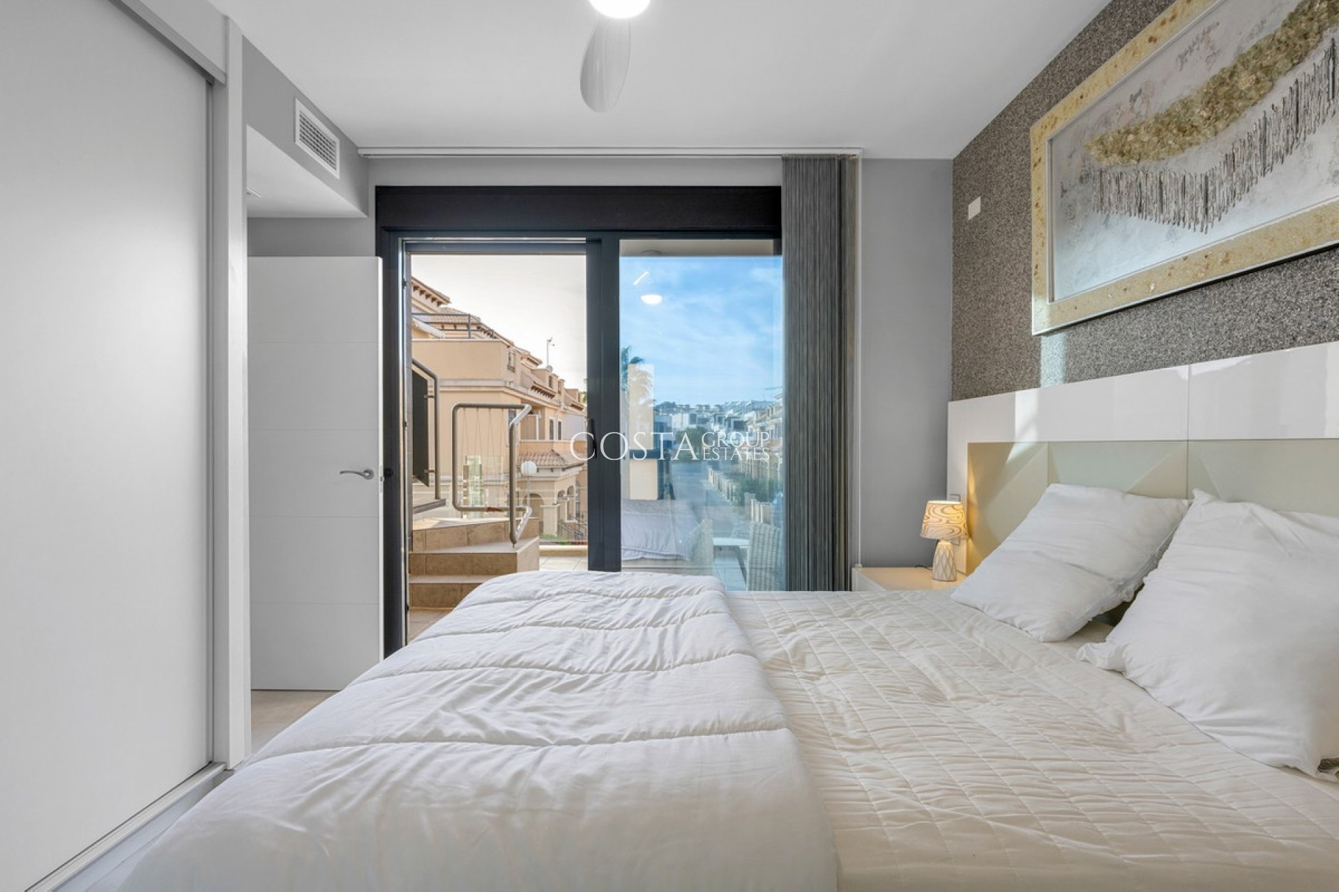 Odsprzedaż - Willa -
Orihuela Costa