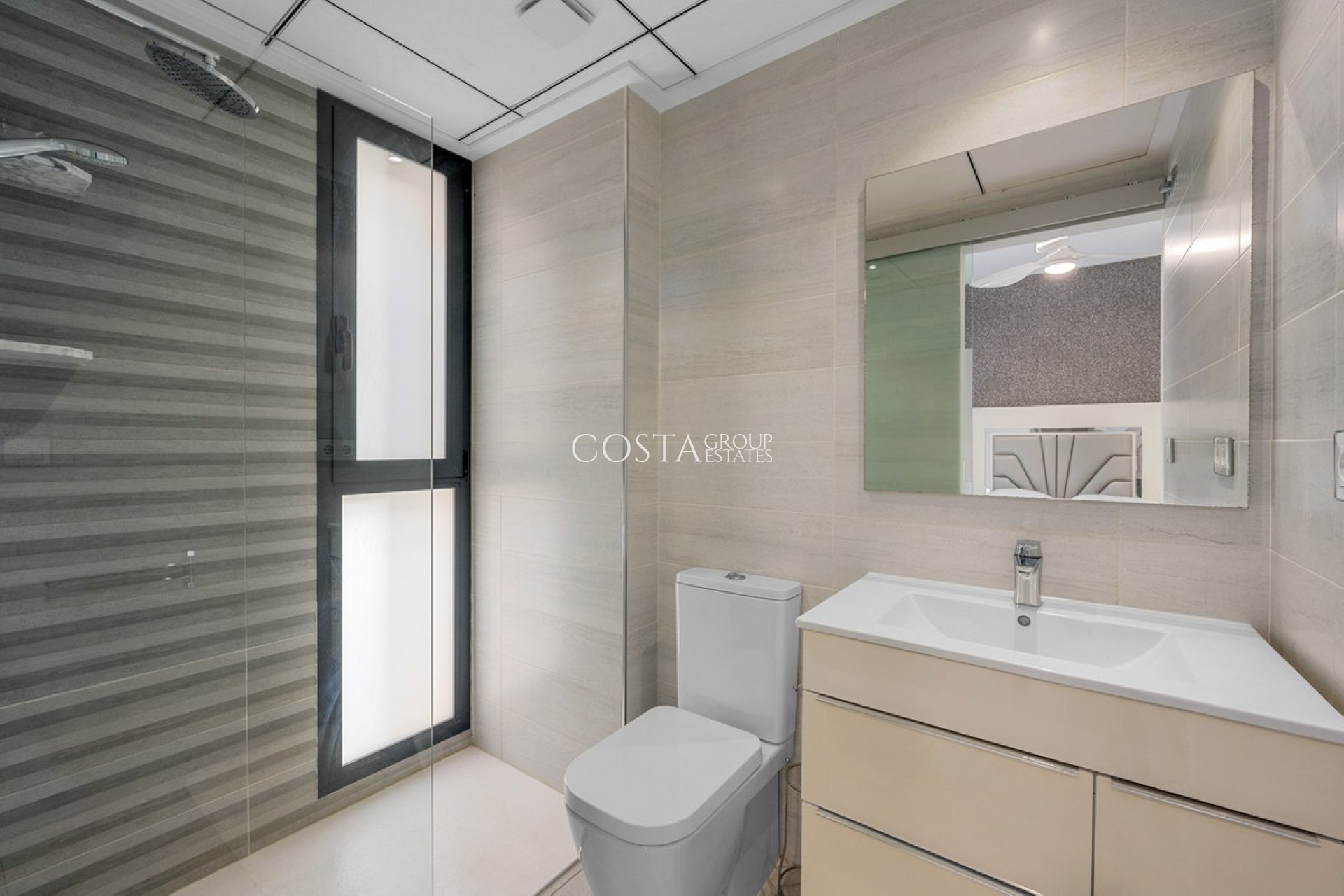 Odsprzedaż - Willa -
Orihuela Costa