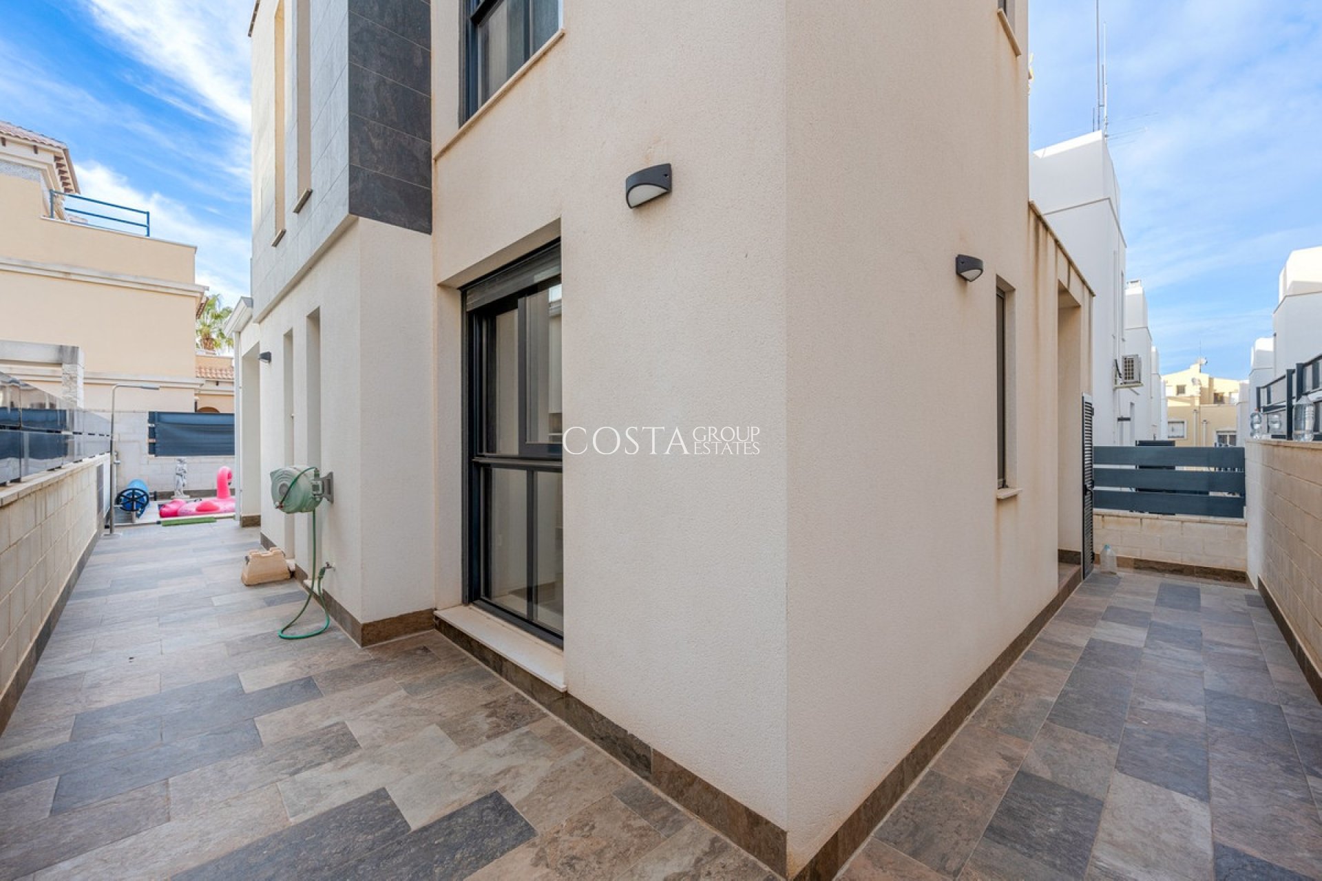 Odsprzedaż - Willa -
Orihuela Costa