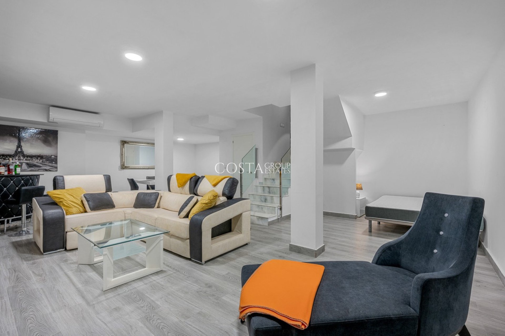 Odsprzedaż - Willa -
Orihuela Costa