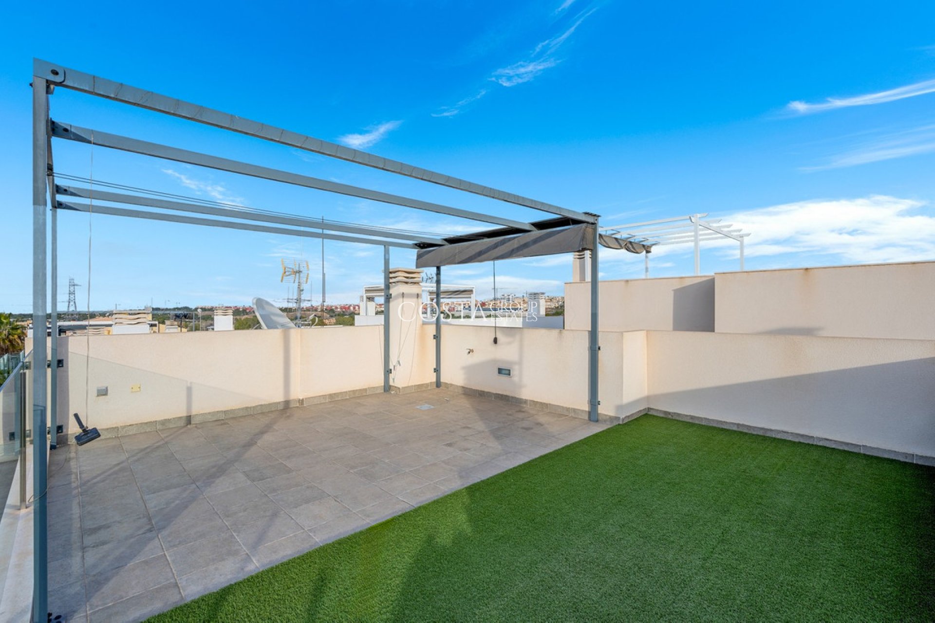 Odsprzedaż - Willa -
Orihuela Costa