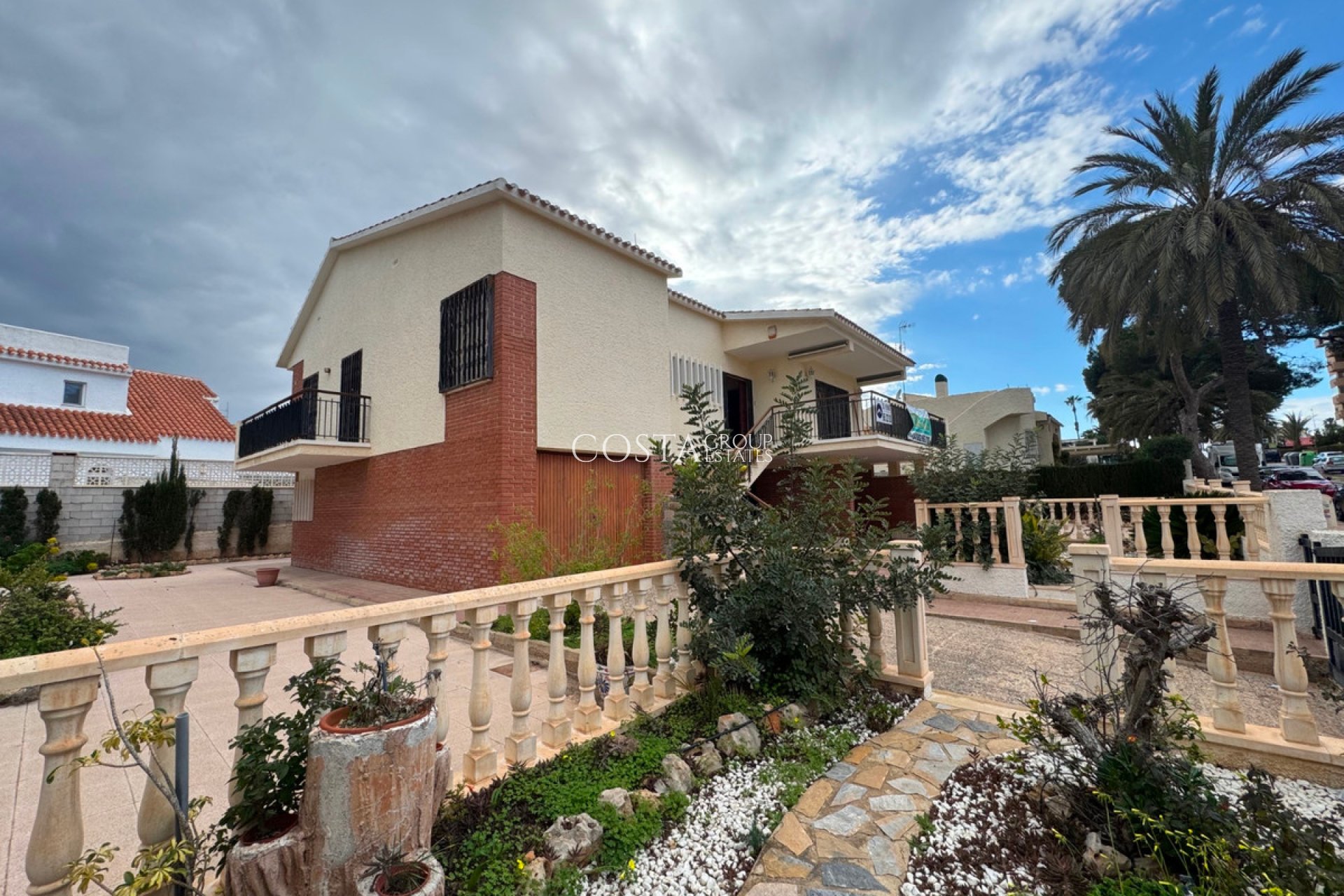 Odsprzedaż - Willa -
Orihuela - La Zenia