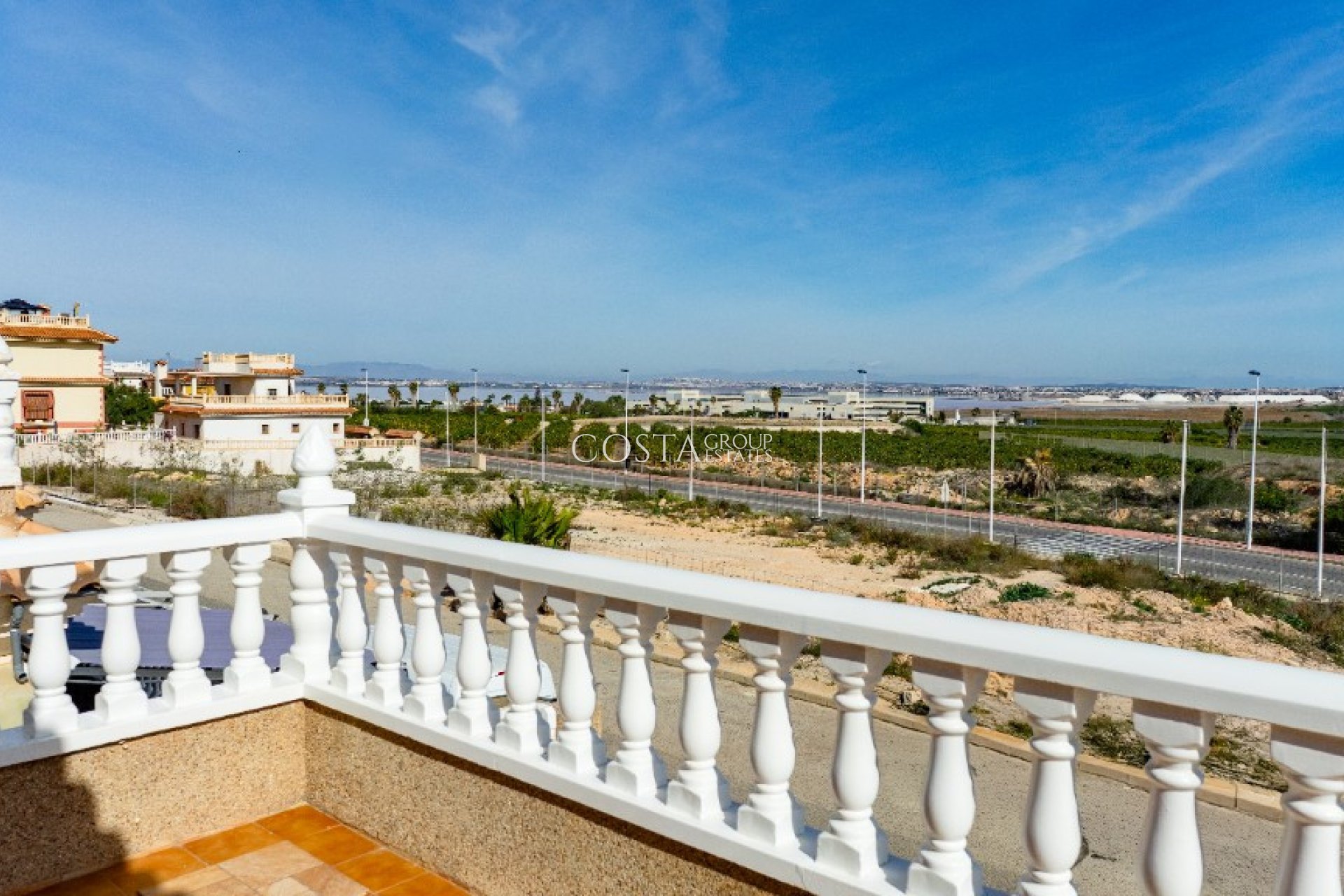 Odsprzedaż - Willa -
Orihuela - Los Altos