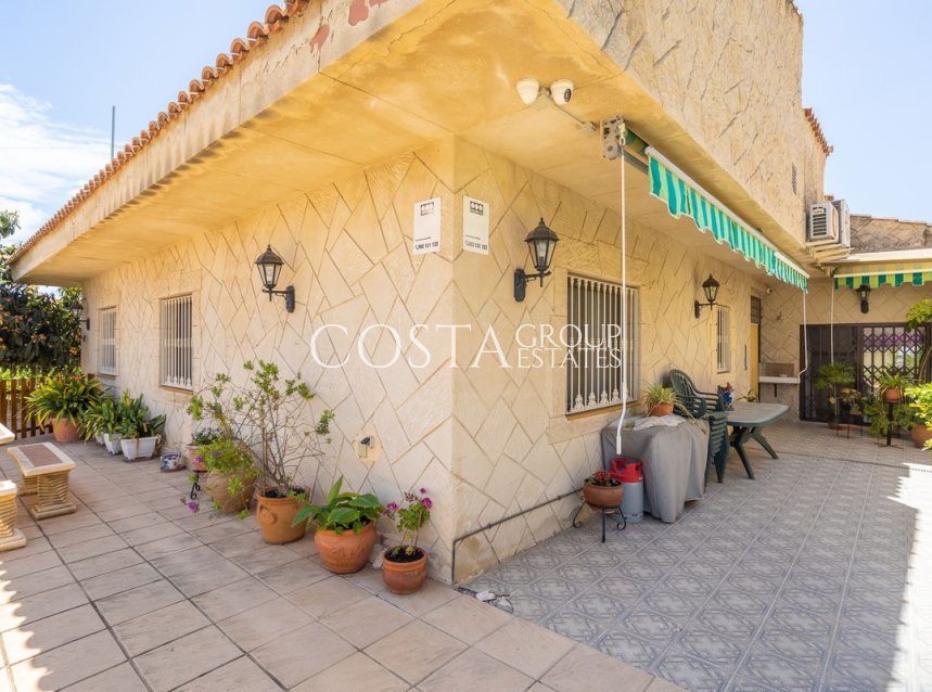 Odsprzedaż - Willa -
Orihuela - Los Altos