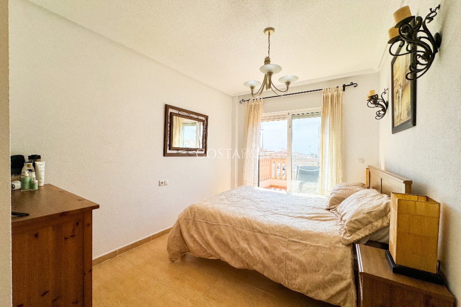 Odsprzedaż - Willa -
Orihuela - Punta Prima