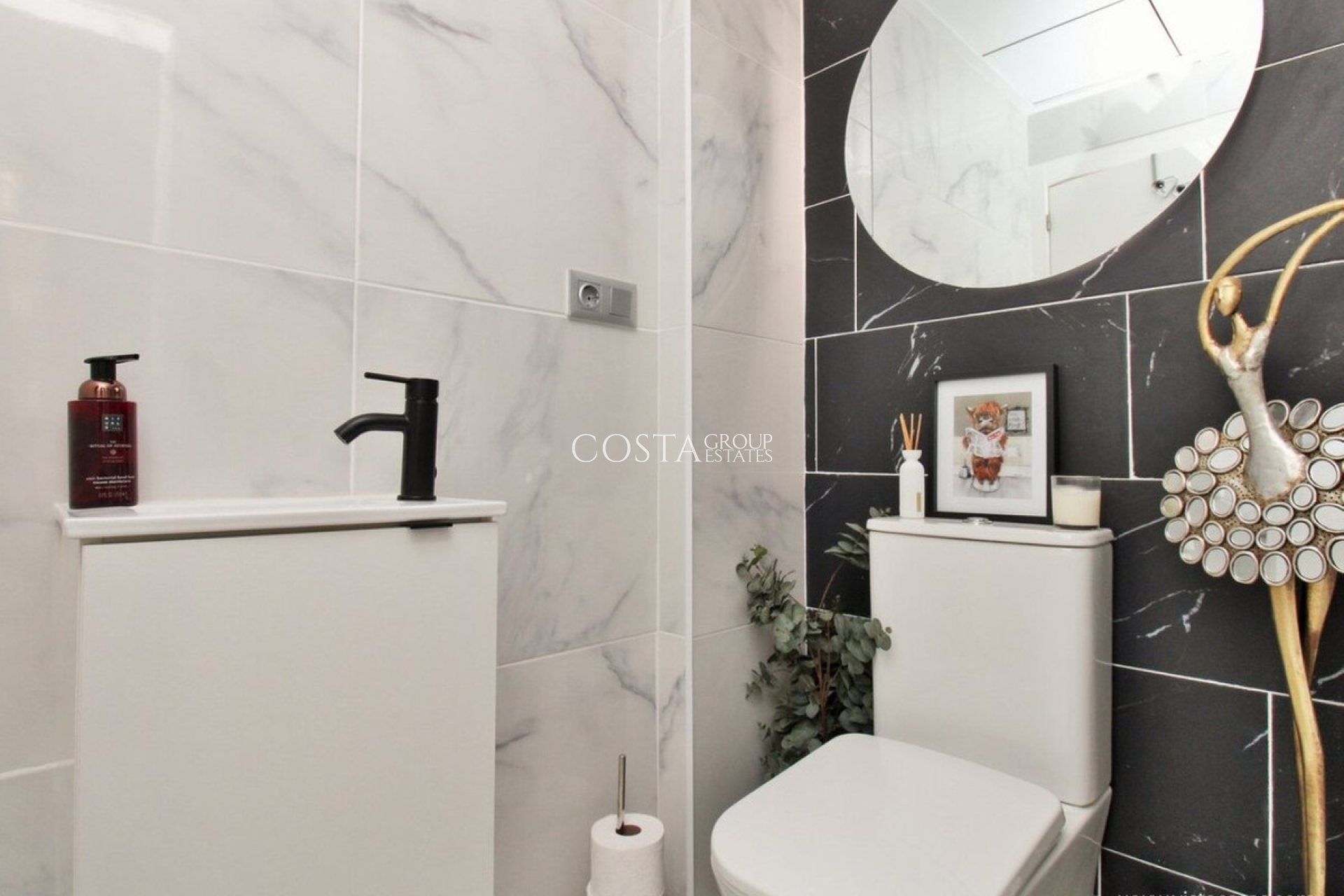 Odsprzedaż - Willa -
Orihuela - Villamartin