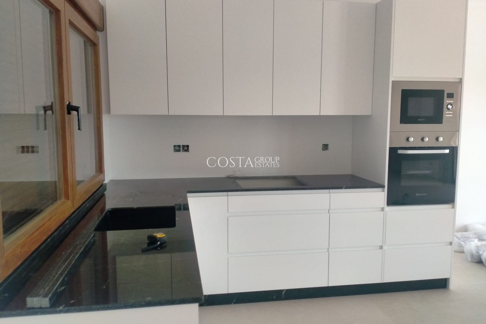 Odsprzedaż - Willa -
Pinoso - Pinoso Centro