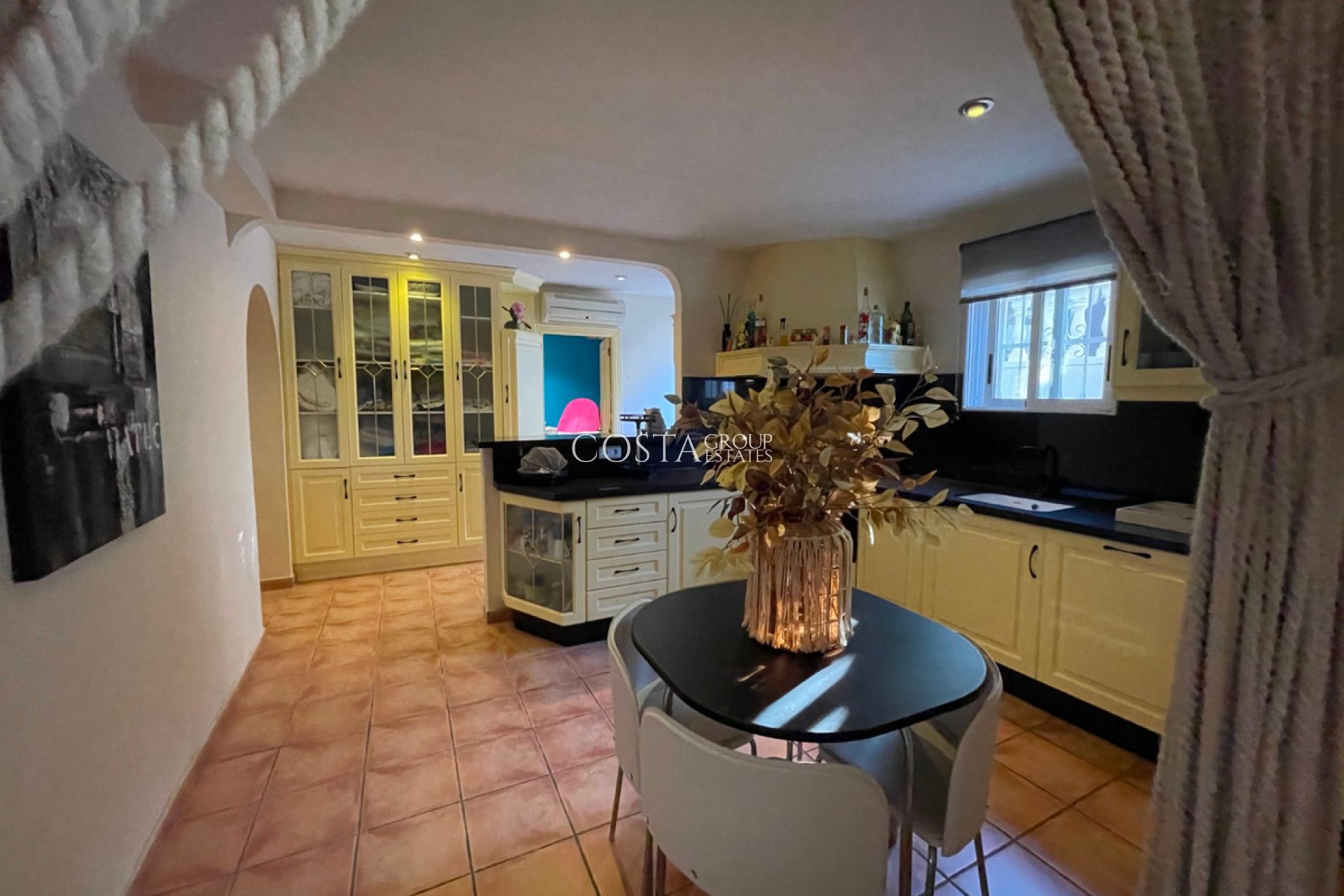 Odsprzedaż - Willa -
Rojales