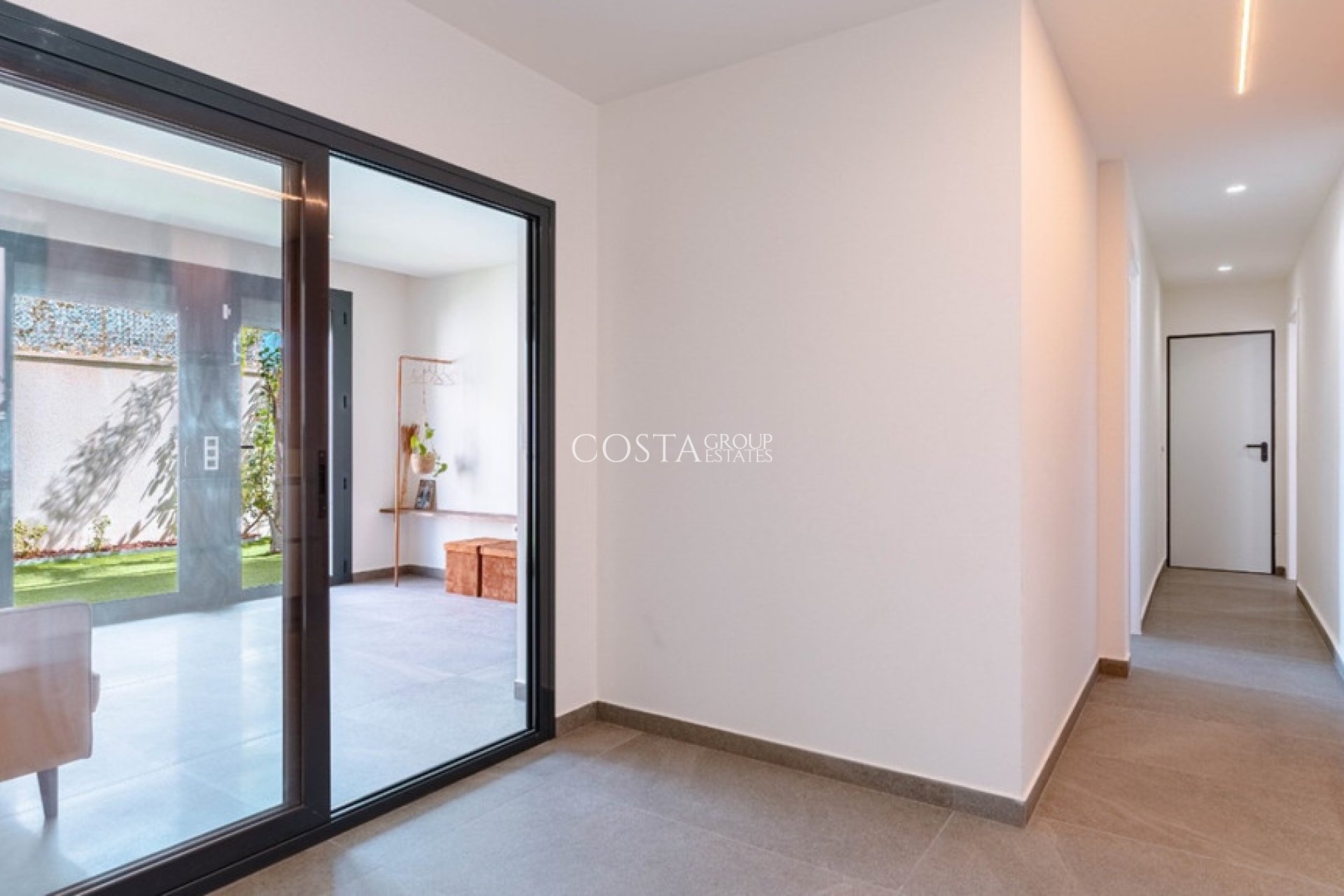 Odsprzedaż - Willa -
San Miguel de Salinas - San Miguel de Salinas Centro