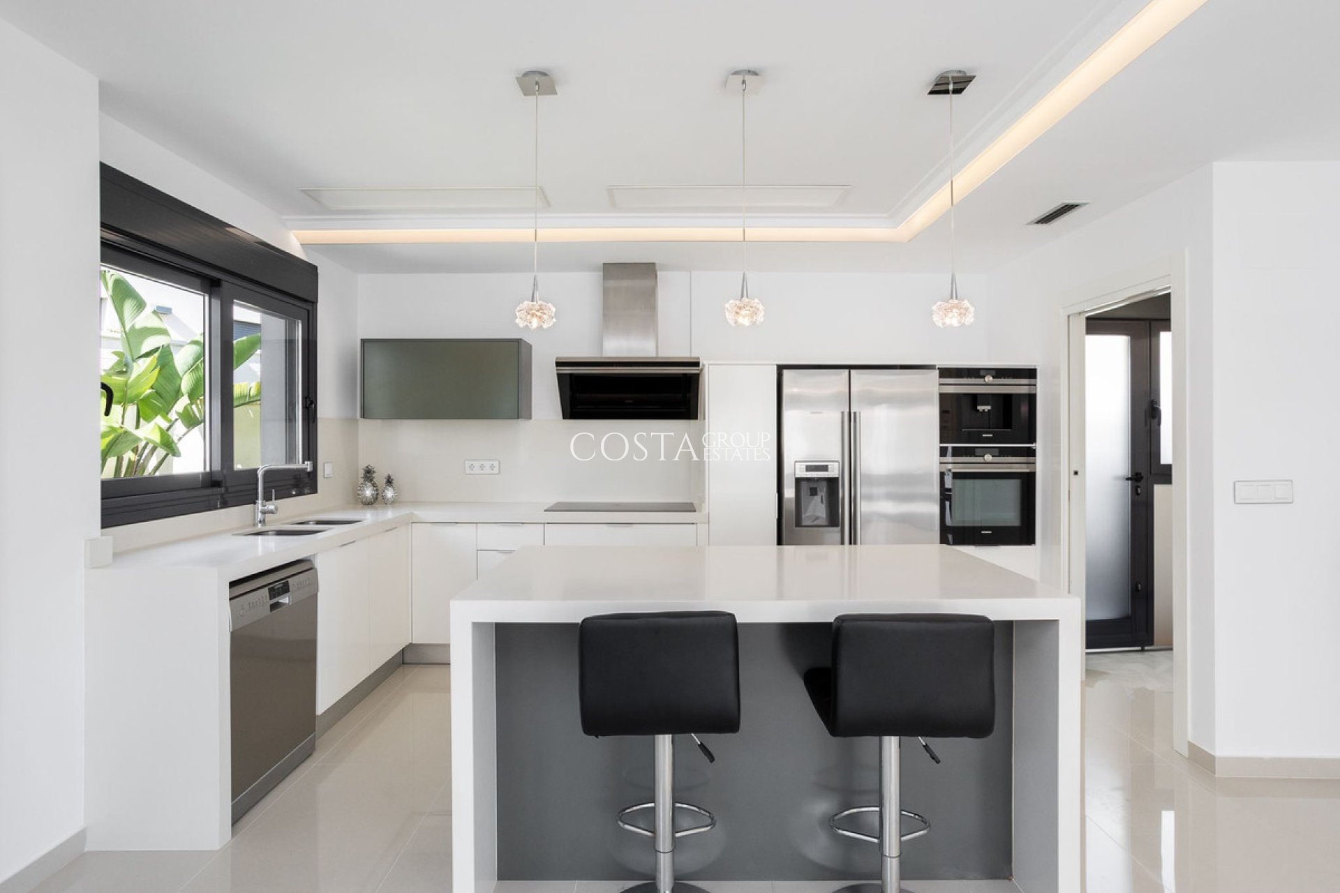 Odsprzedaż - Willa -
San Miguel de Salinas - San Miguel de Salinas Centro