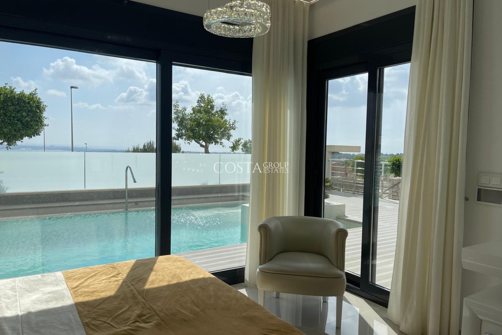 Odsprzedaż - Willa -
San Miguel de Salinas - San Miguel de Salinas Centro