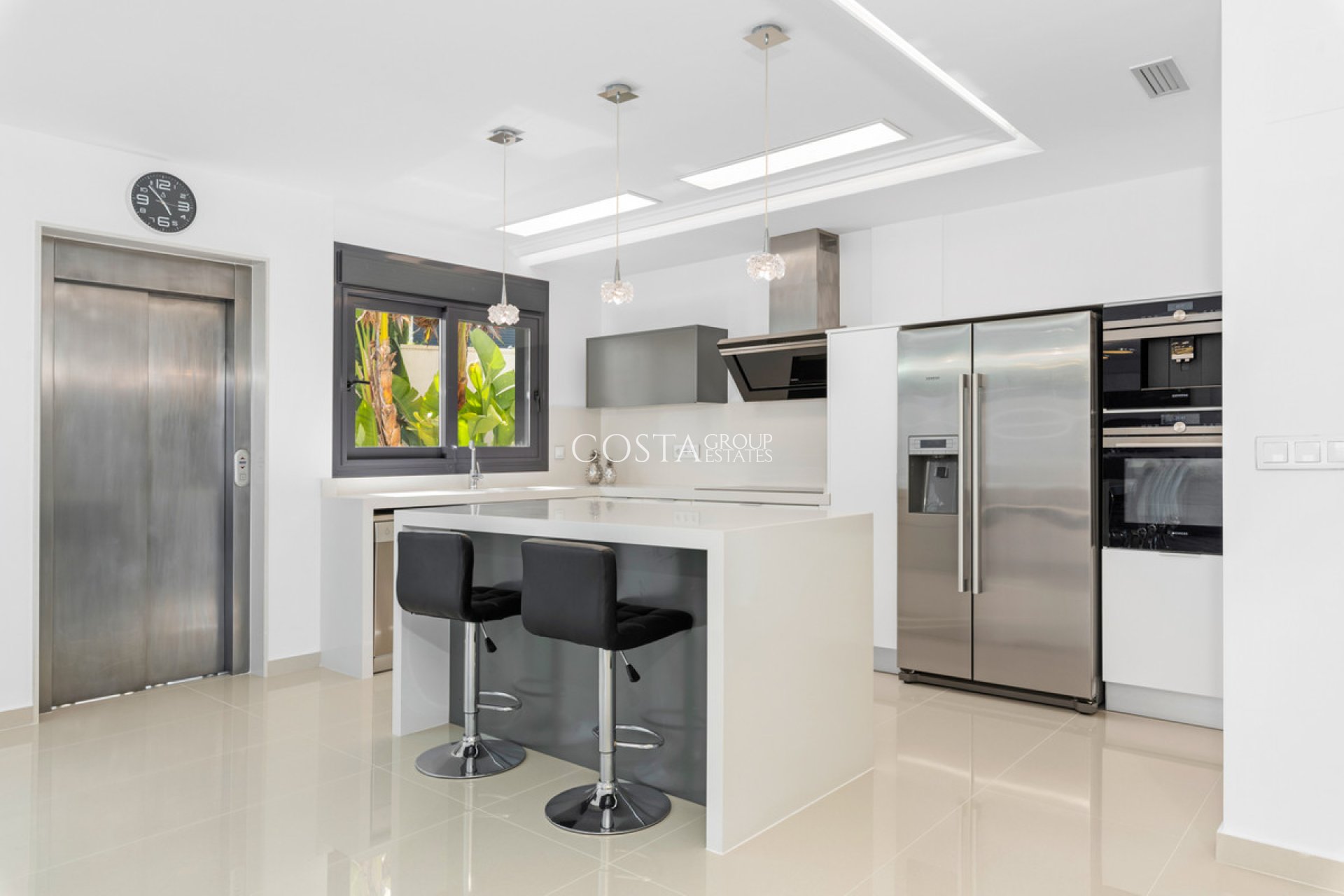 Odsprzedaż - Willa -
San Miguel de Salinas - San Miguel de Salinas Centro