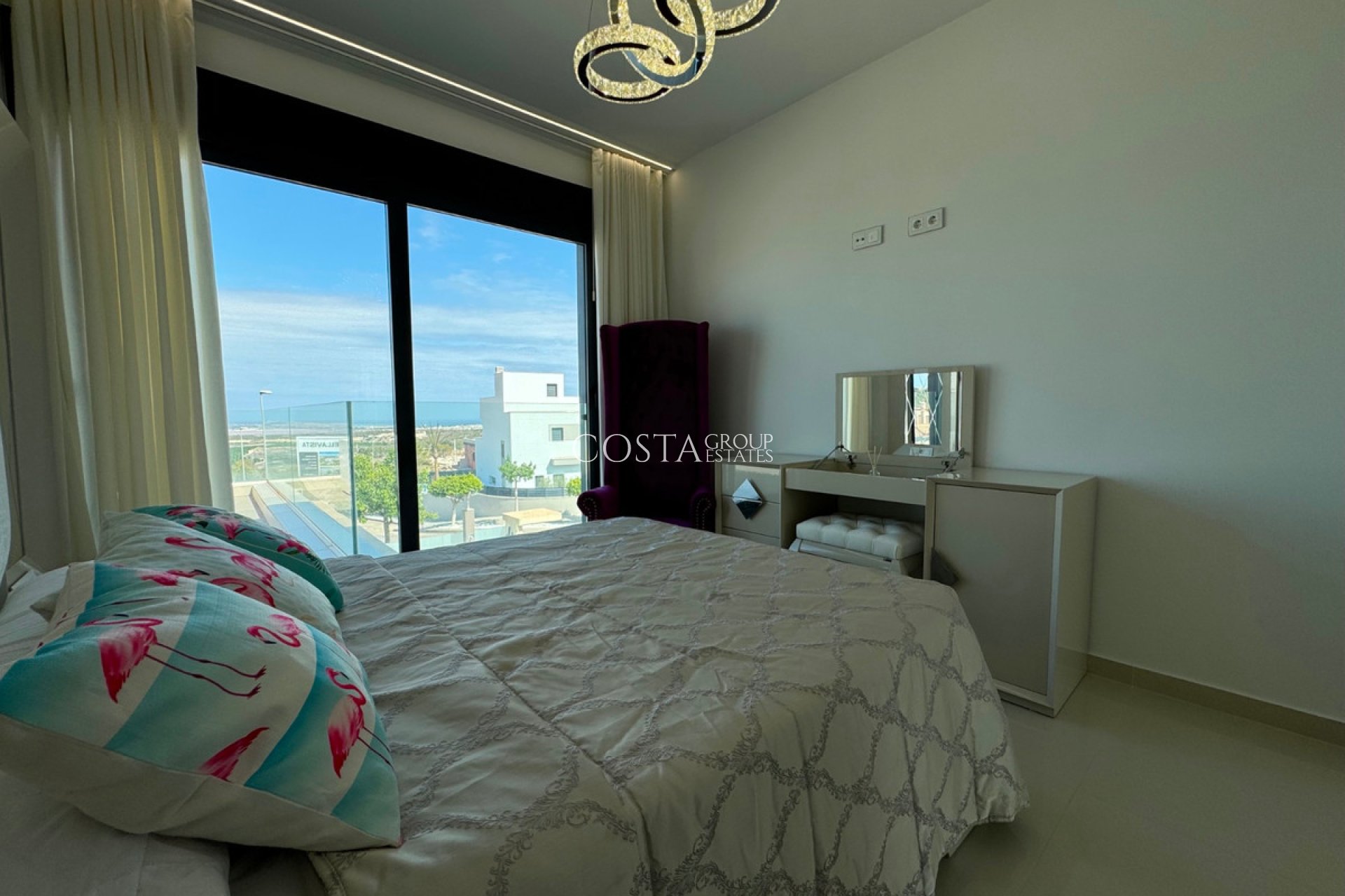 Odsprzedaż - Willa -
San Miguel de Salinas - San Miguel de Salinas Centro