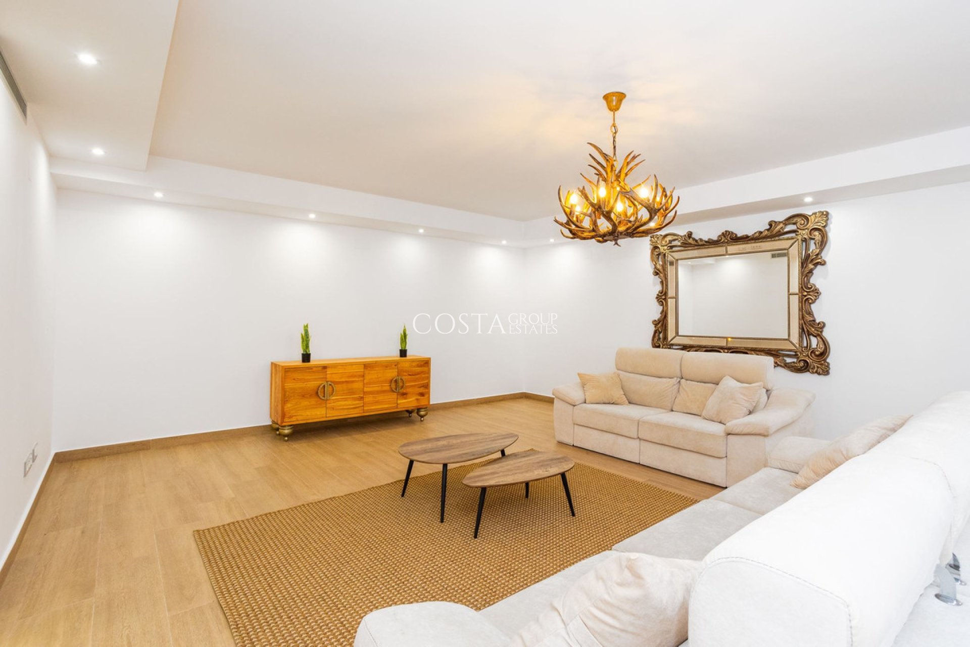 Odsprzedaż - Willa -
San Miguel de Salinas - San Miguel de Salinas Centro