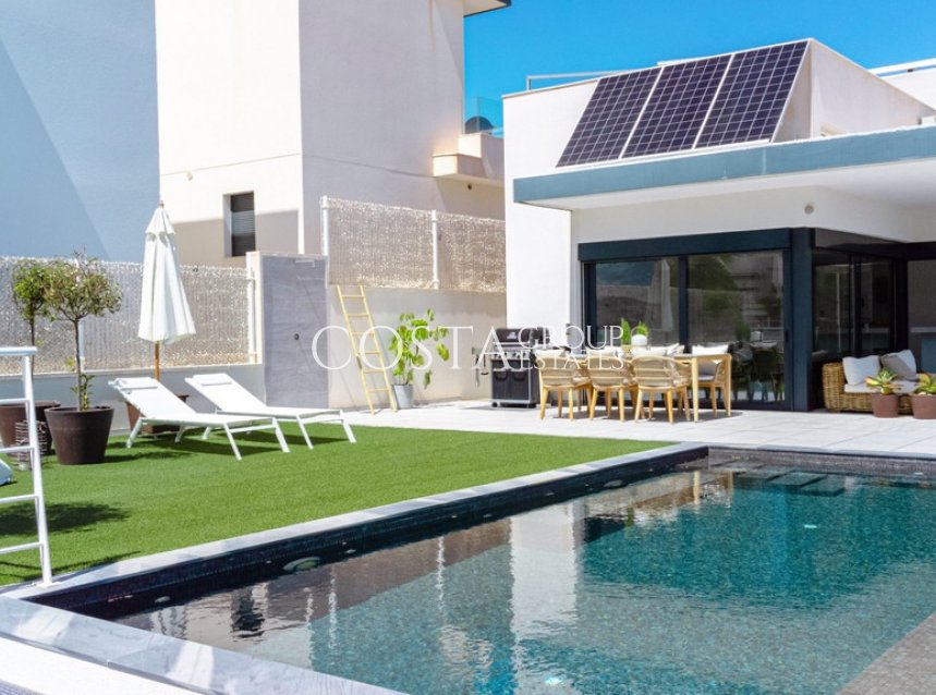 Odsprzedaż - Willa -
San Miguel de Salinas - San Miguel de Salinas Centro