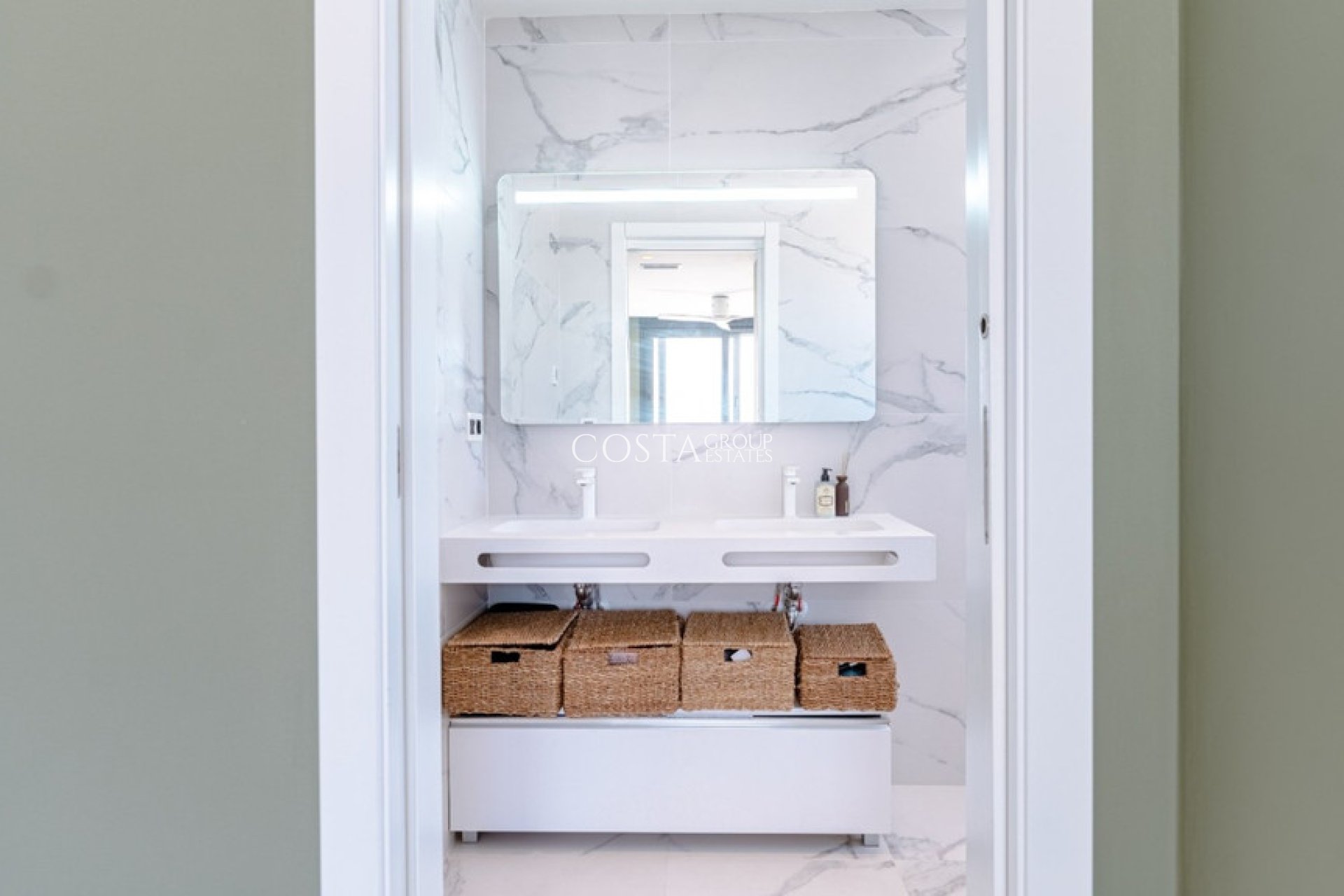 Odsprzedaż - Willa -
San Miguel de Salinas - San Miguel de Salinas Centro