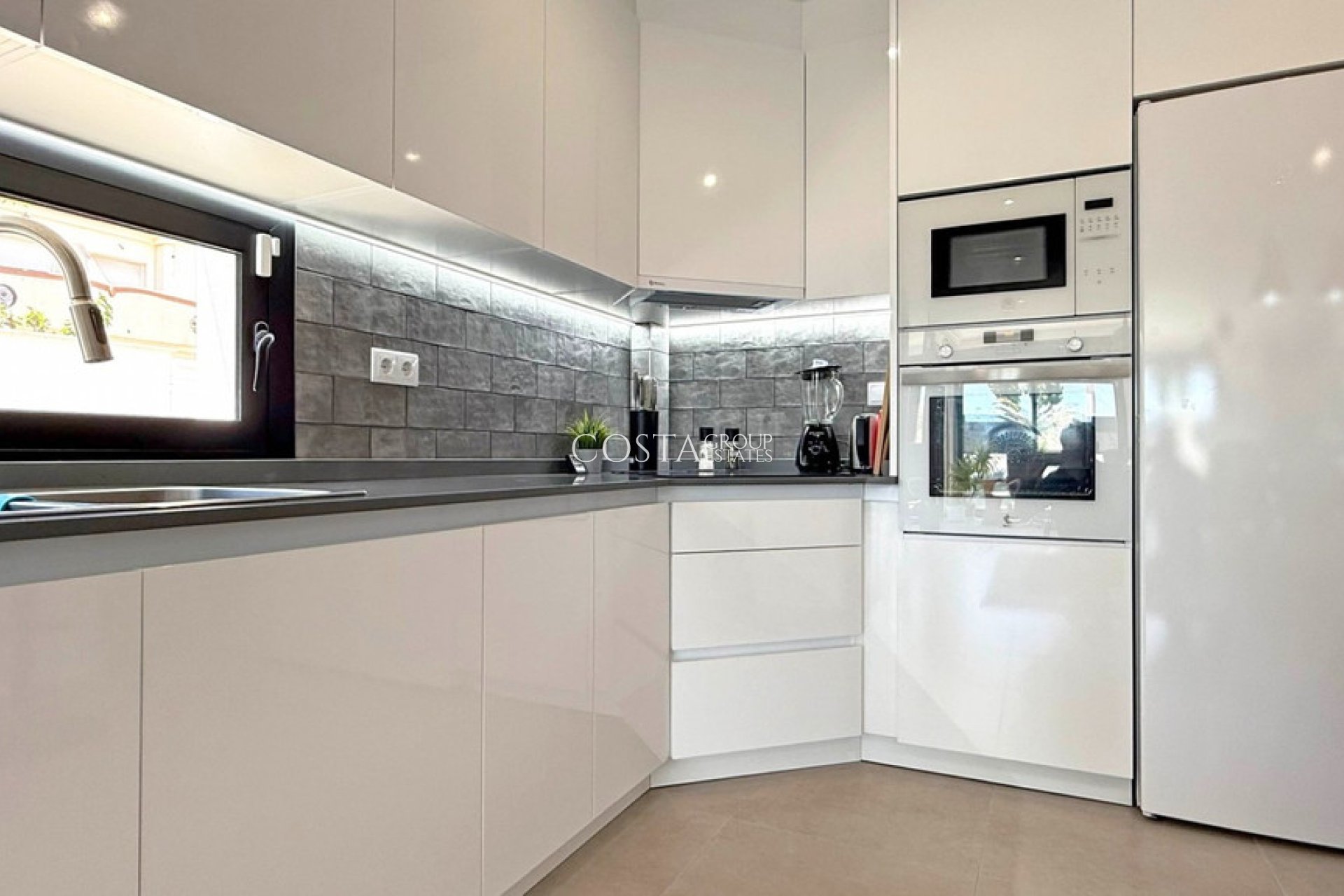 Odsprzedaż - Willa -
San Pedro del Pinatar - San Pedro del Pinatar Centro