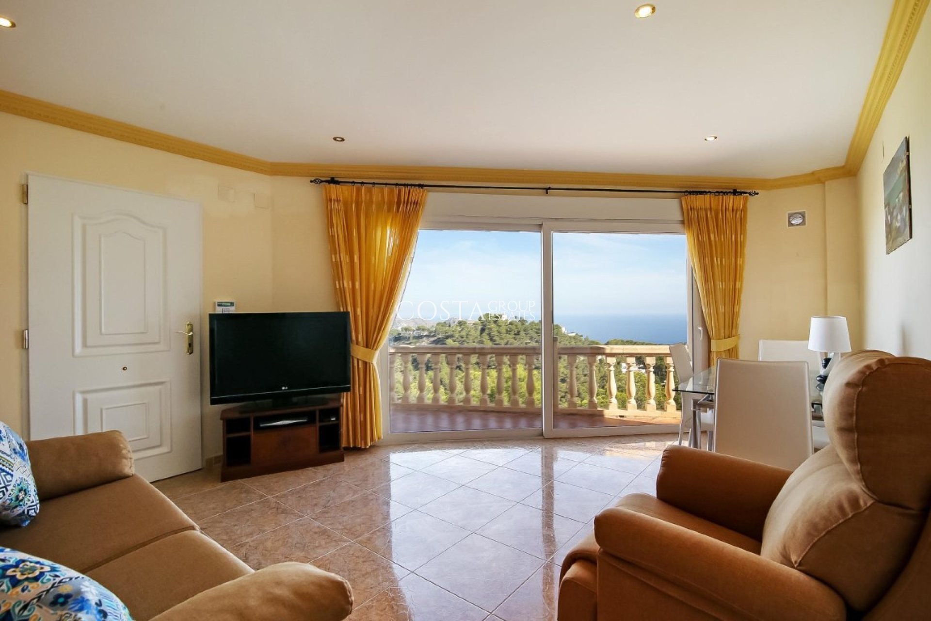 Odsprzedaż - Willa -
Teulada - Moraira