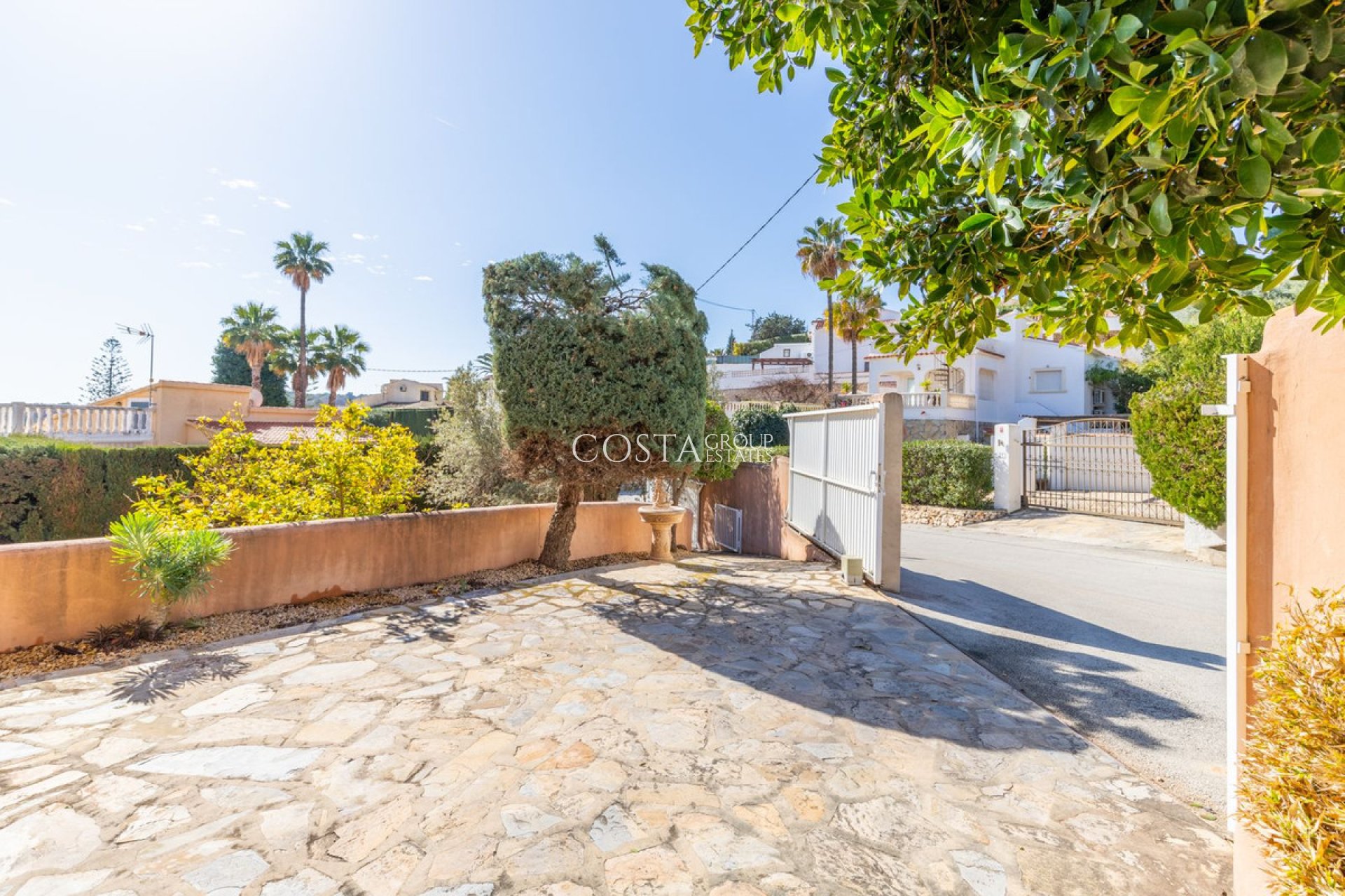 Odsprzedaż - Willa -
Teulada - Moraira