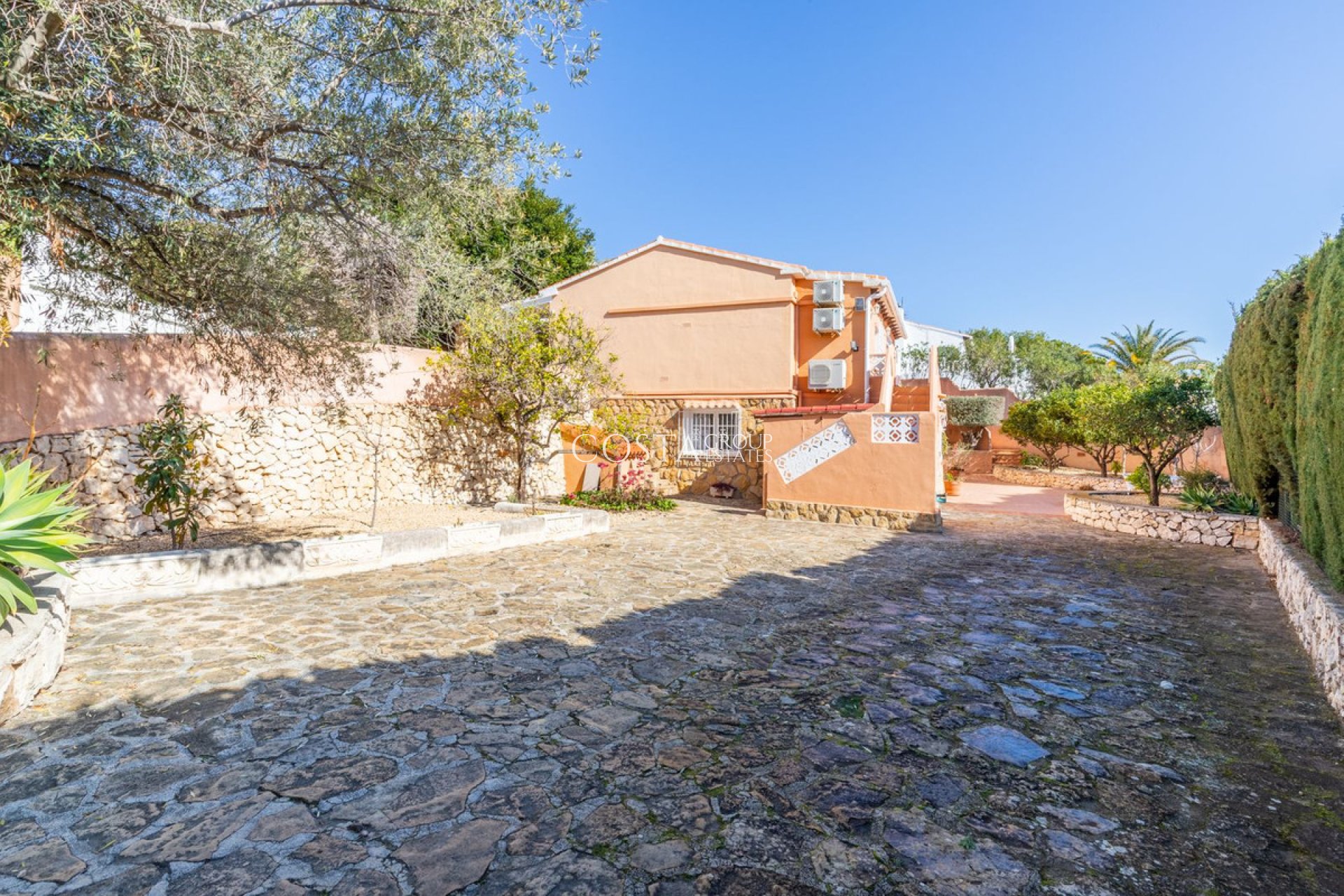 Odsprzedaż - Willa -
Teulada - Moraira