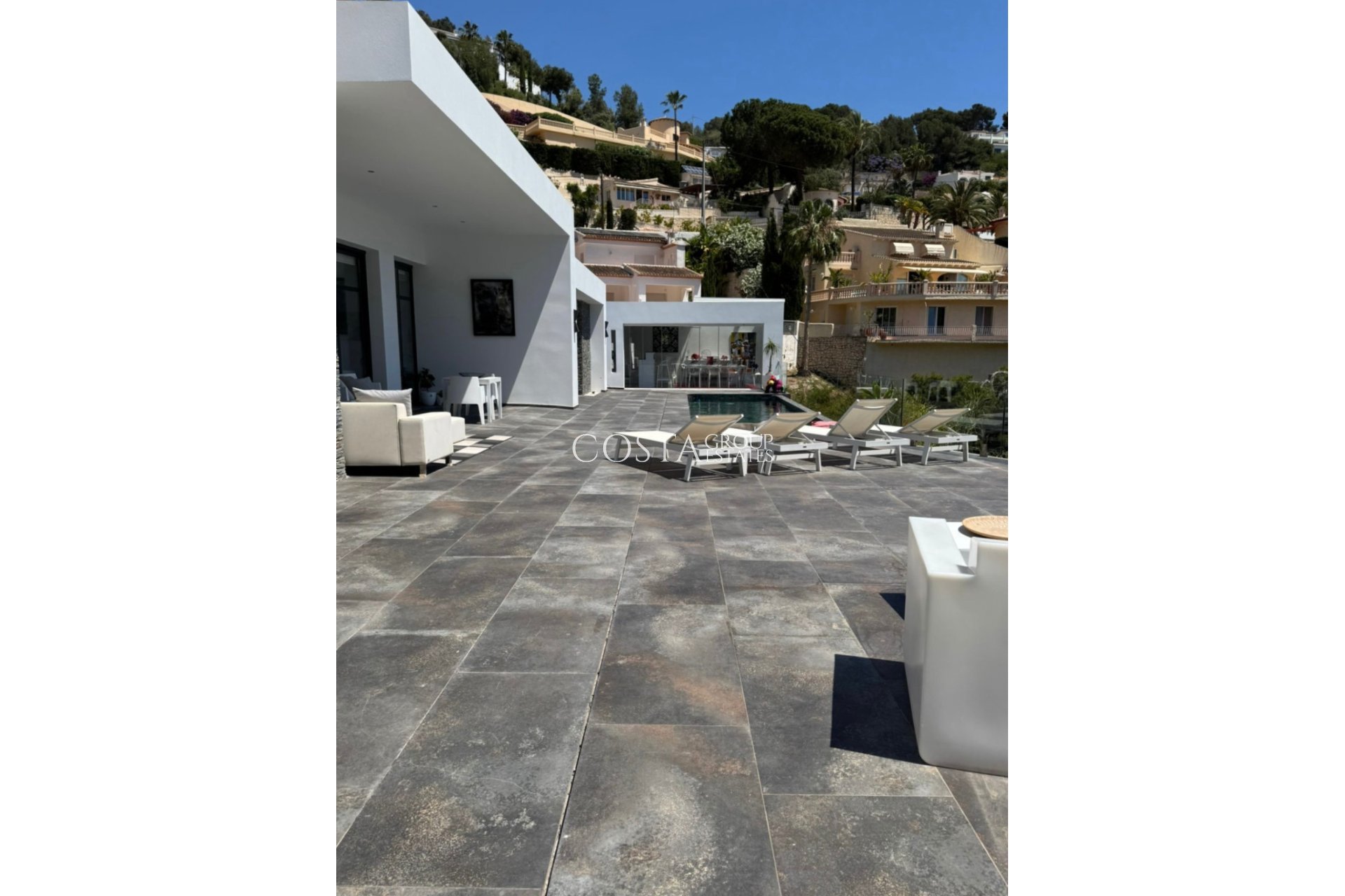 Odsprzedaż - Willa -
Teulada - Moraira