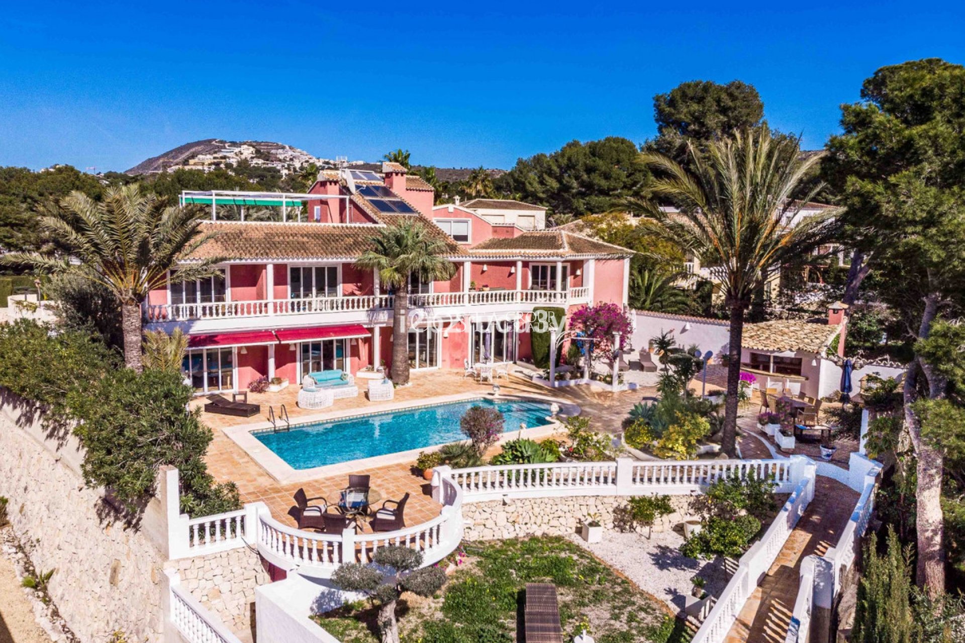 Odsprzedaż - Willa -
Teulada - Moraira