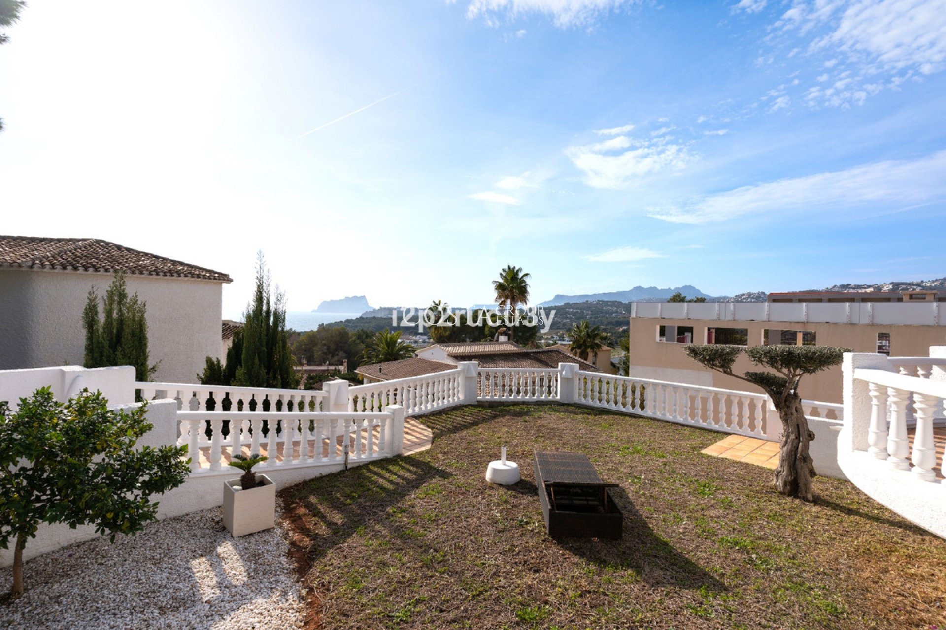 Odsprzedaż - Willa -
Teulada - Moraira