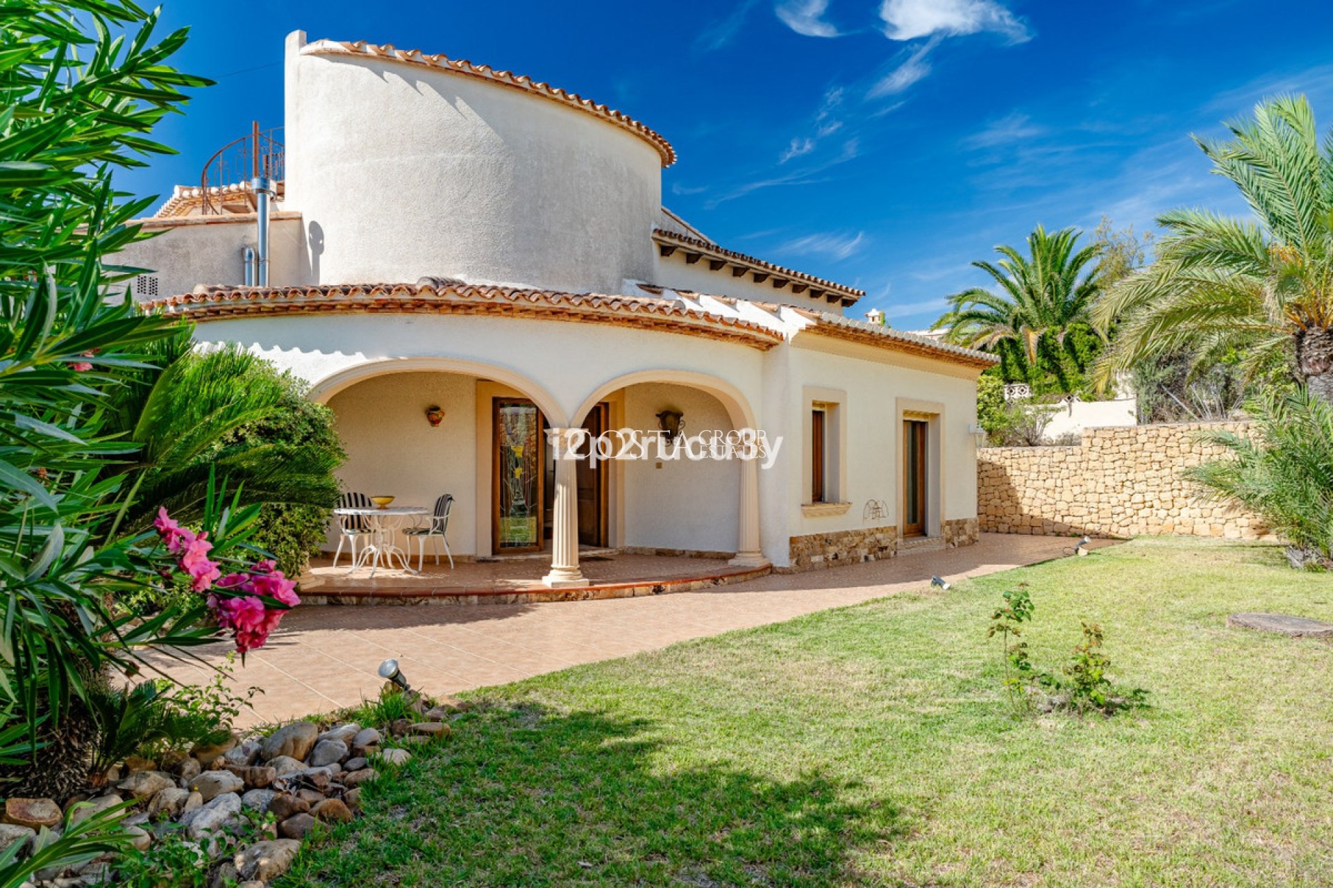 Odsprzedaż - Willa -
Teulada - Moraira